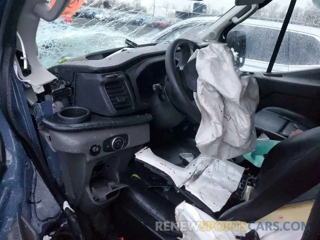 8 Фотография поврежденного автомобиля 1FTBR3X85LKA87074 FORD TRANSIT 2020