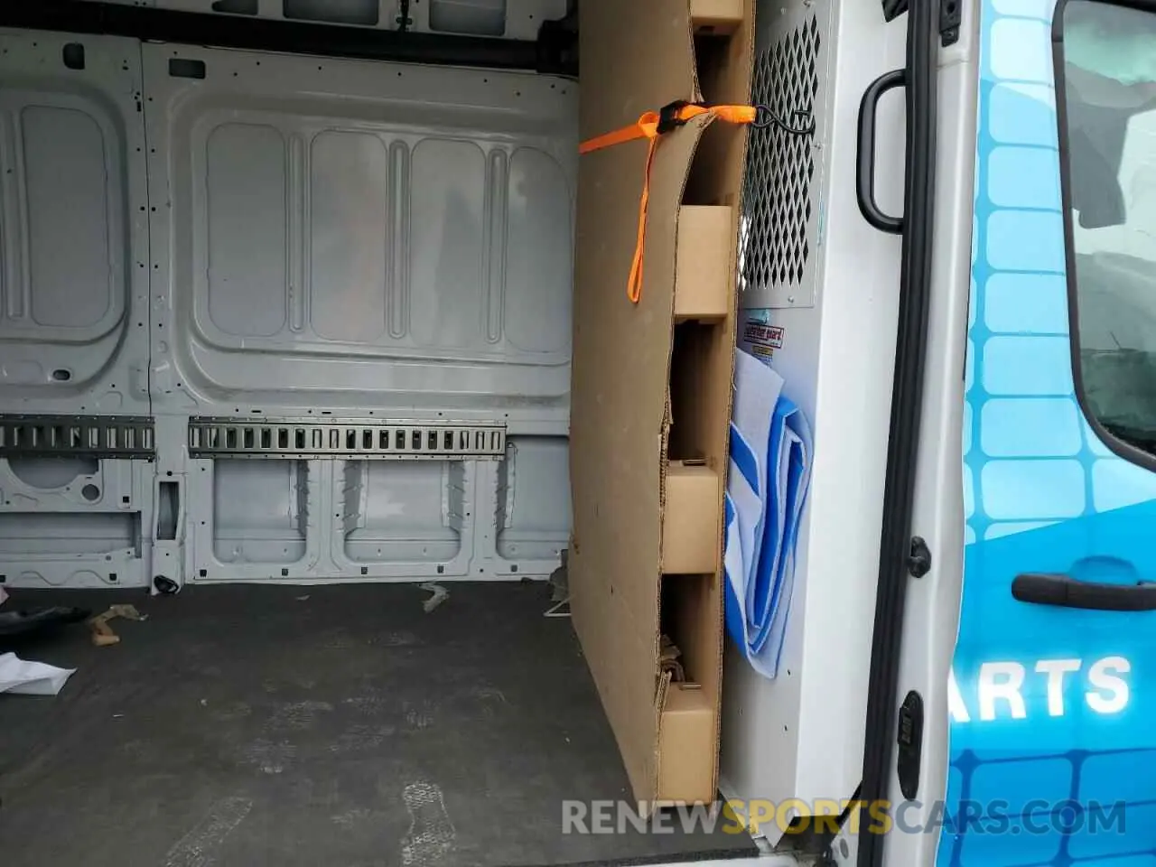 11 Фотография поврежденного автомобиля 1FTBR3X87LKA43898 FORD TRANSIT 2020