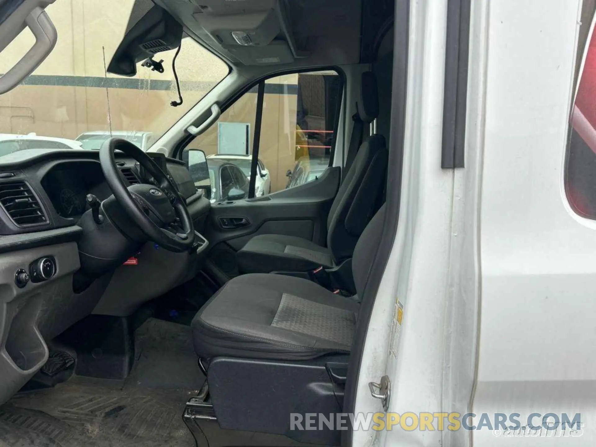 10 Photograph of a damaged car 1FTYE1C88LKA69071 FORD TRANSIT 2020
