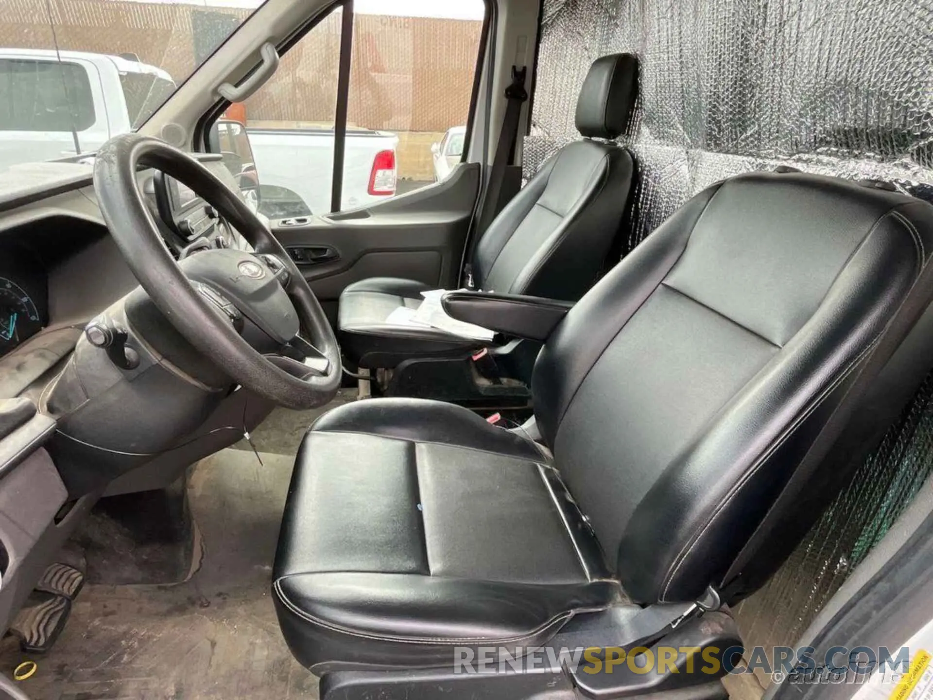 3 Фотография поврежденного автомобиля 1FTYE1C89LKB59507 FORD TRANSIT 2020