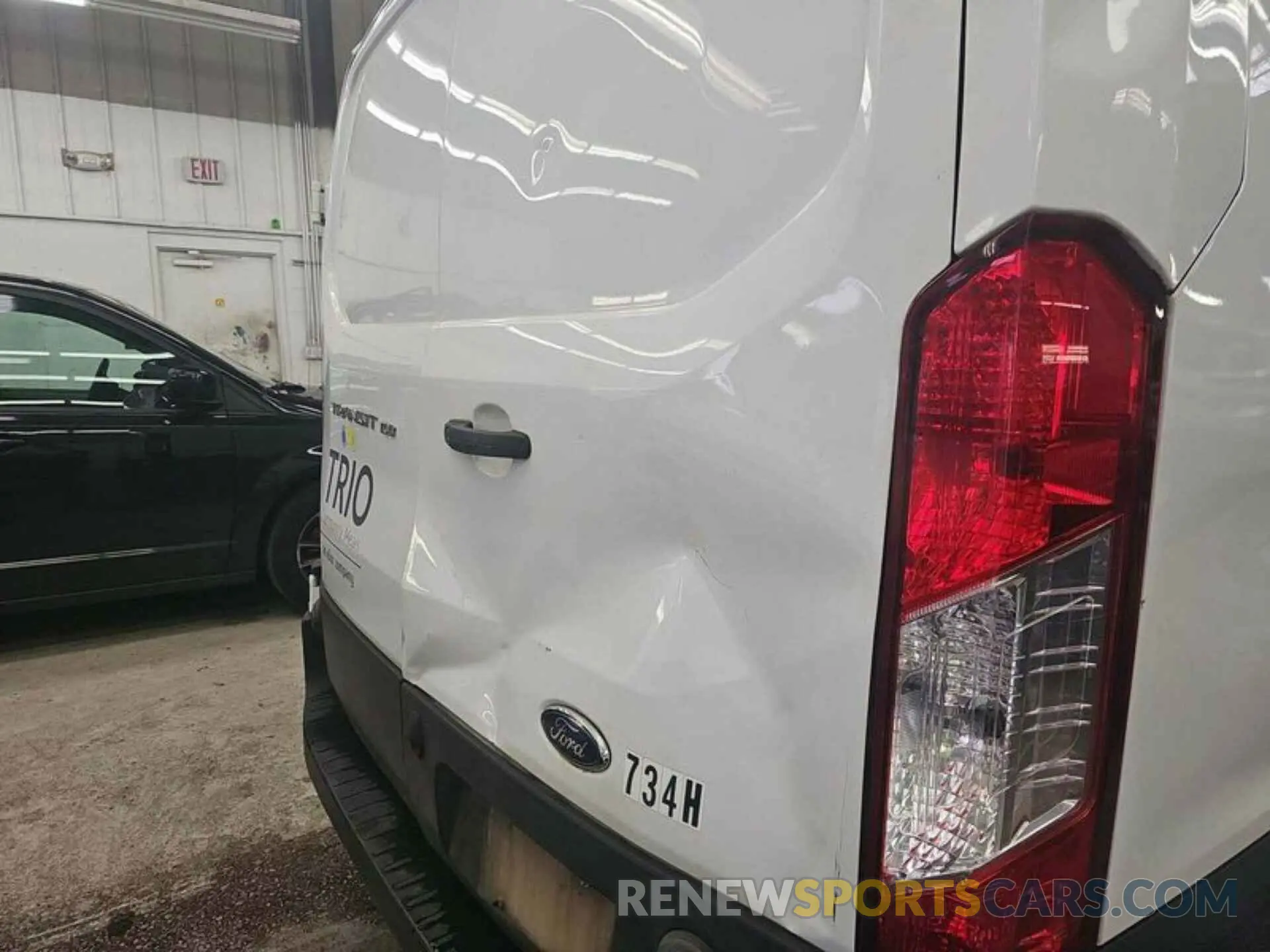 39 Photograph of a damaged car 1FTYE1Y88LKB40827 FORD TRANSIT 2020