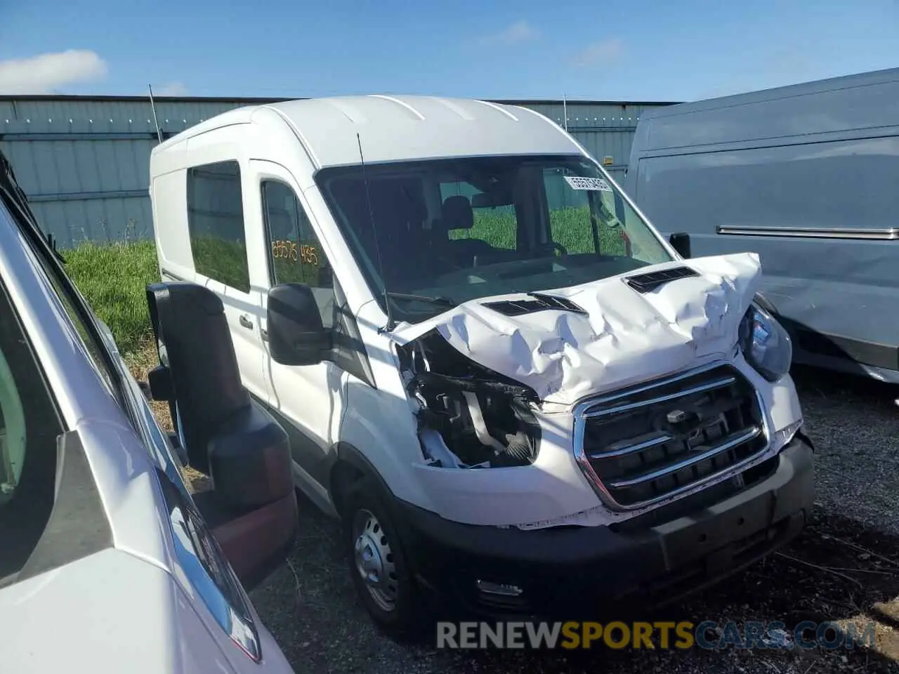 4 Photograph of a damaged car 1FTYE2D87LKB77704 FORD TRANSIT 2020