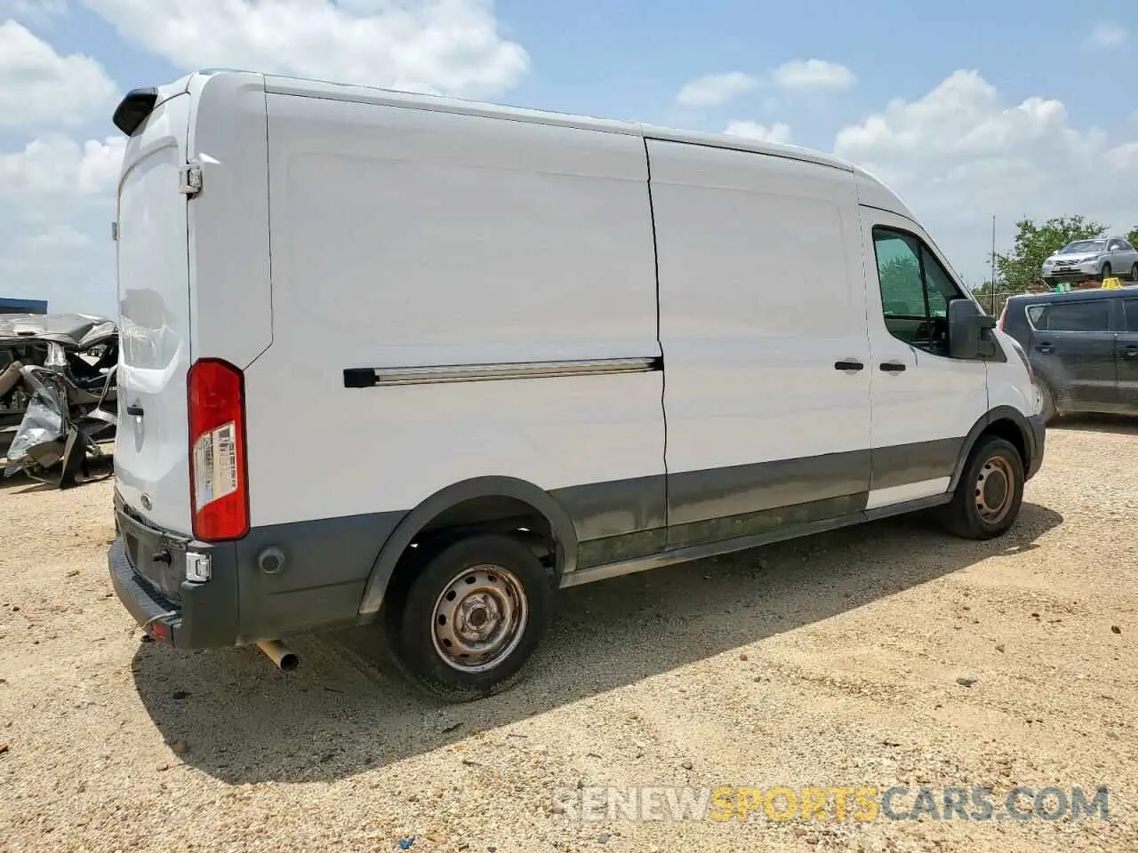 3 Фотография поврежденного автомобиля 1FTBR1C8XMKA19347 FORD TRANSIT 2021