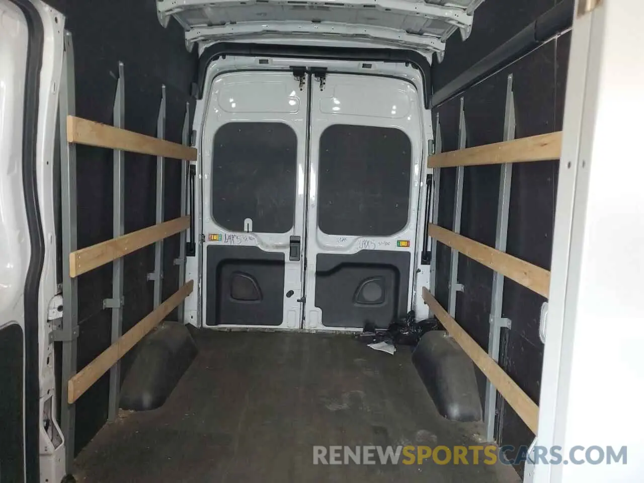 10 Photograph of a damaged car 1FTBR1X84MKA68747 FORD TRANSIT 2021