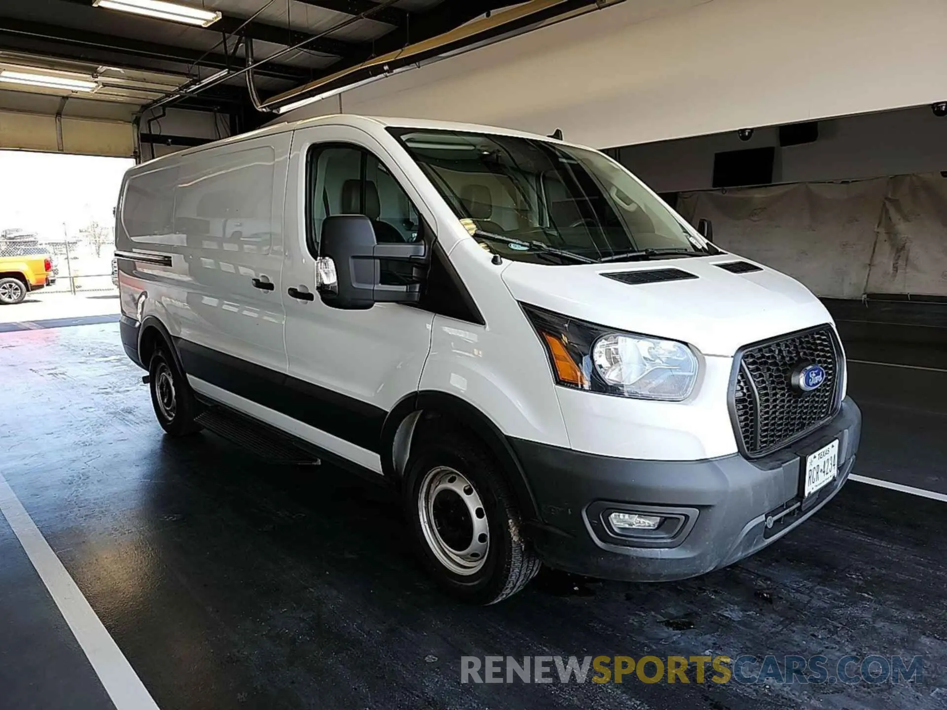 1 Photograph of a damaged car 1FTBR1Y86MKA66917 FORD TRANSIT 2021