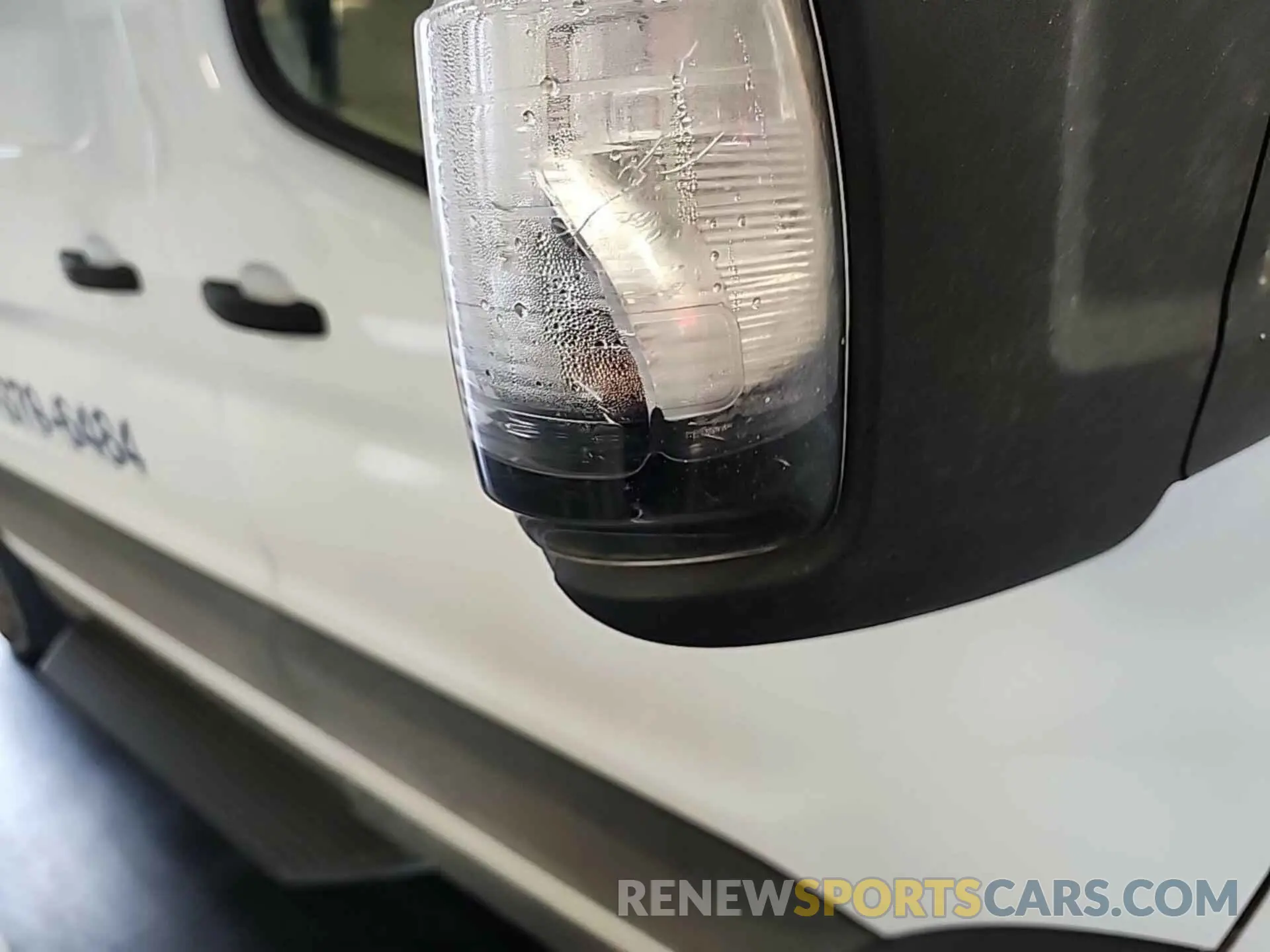 33 Photograph of a damaged car 1FTBR1Y86MKA66917 FORD TRANSIT 2021