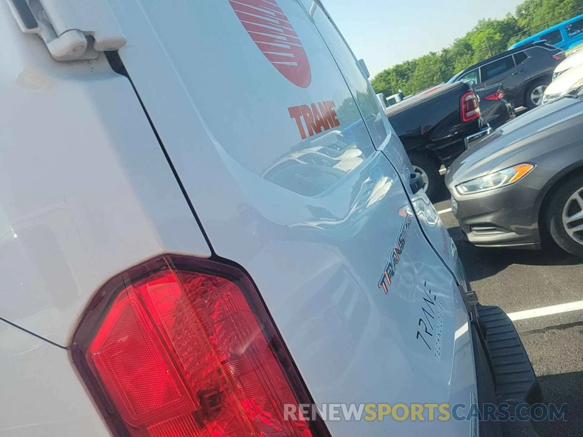 9 Фотография поврежденного автомобиля 1FTBR1YGXMKA40022 FORD TRANSIT 2021