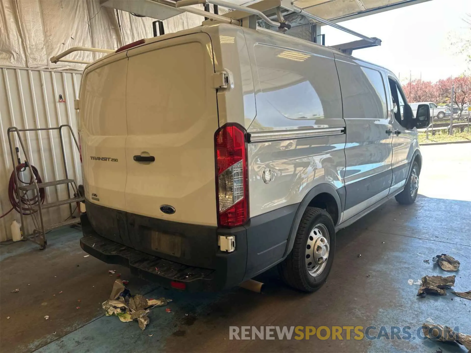 24 Photograph of a damaged car 1FTBR2YGXMKA51771 FORD TRANSIT 2021