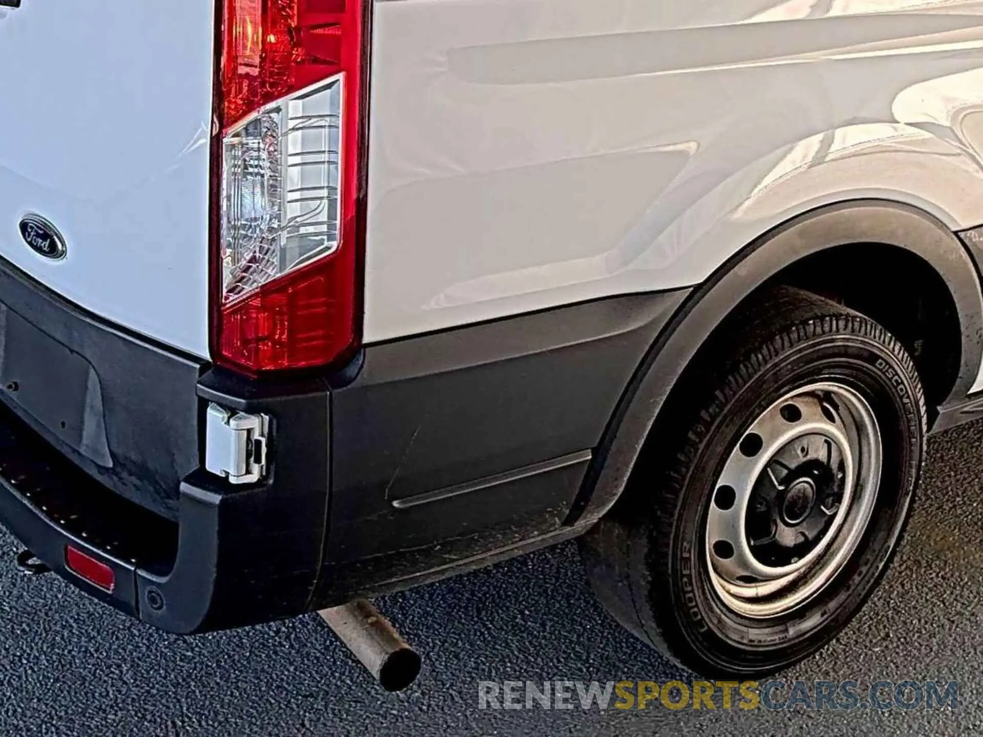 29 Photograph of a damaged car 1FTYE1Y86MKA36922 FORD TRANSIT 2021