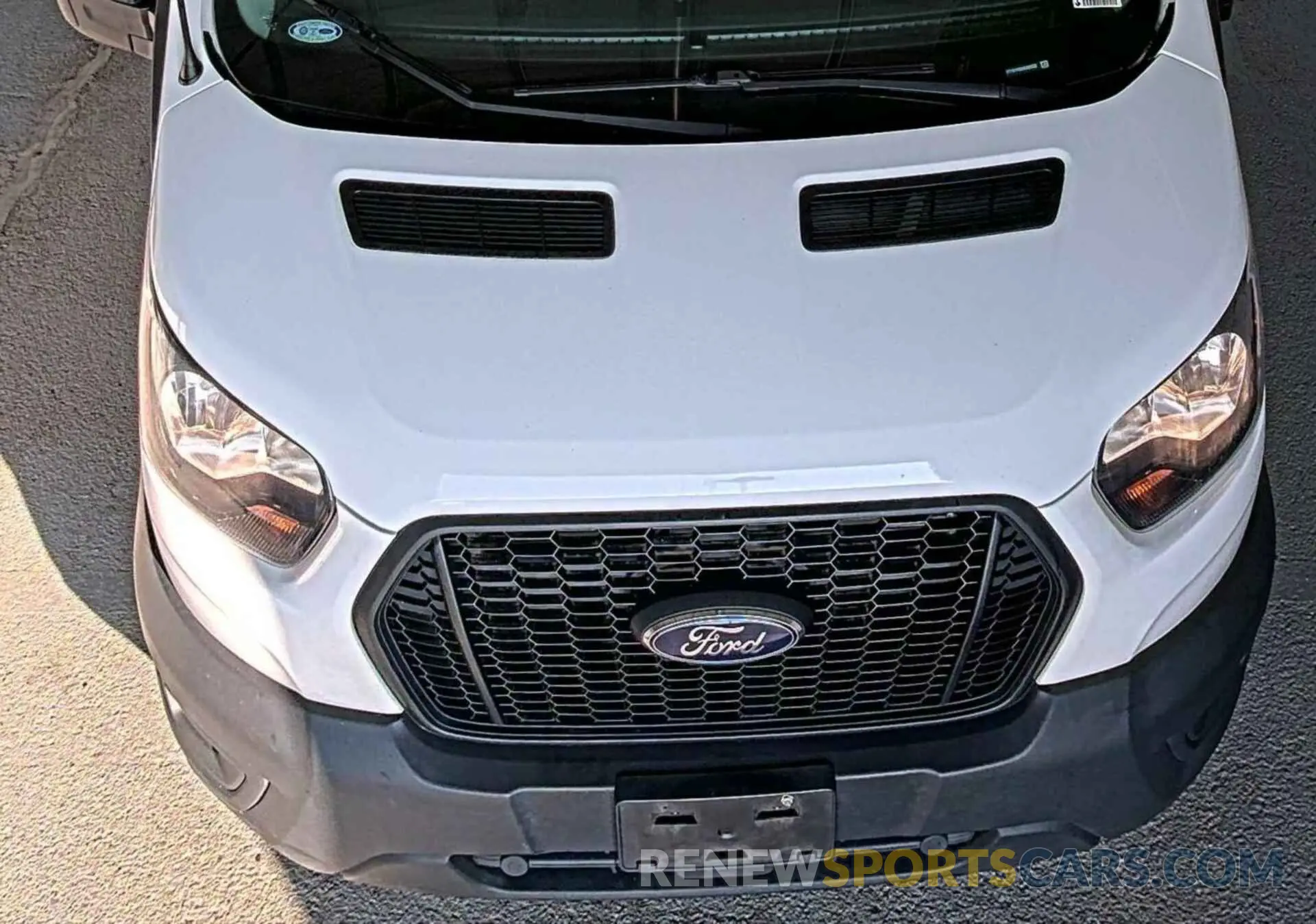 32 Photograph of a damaged car 1FTYE1Y86MKA36922 FORD TRANSIT 2021