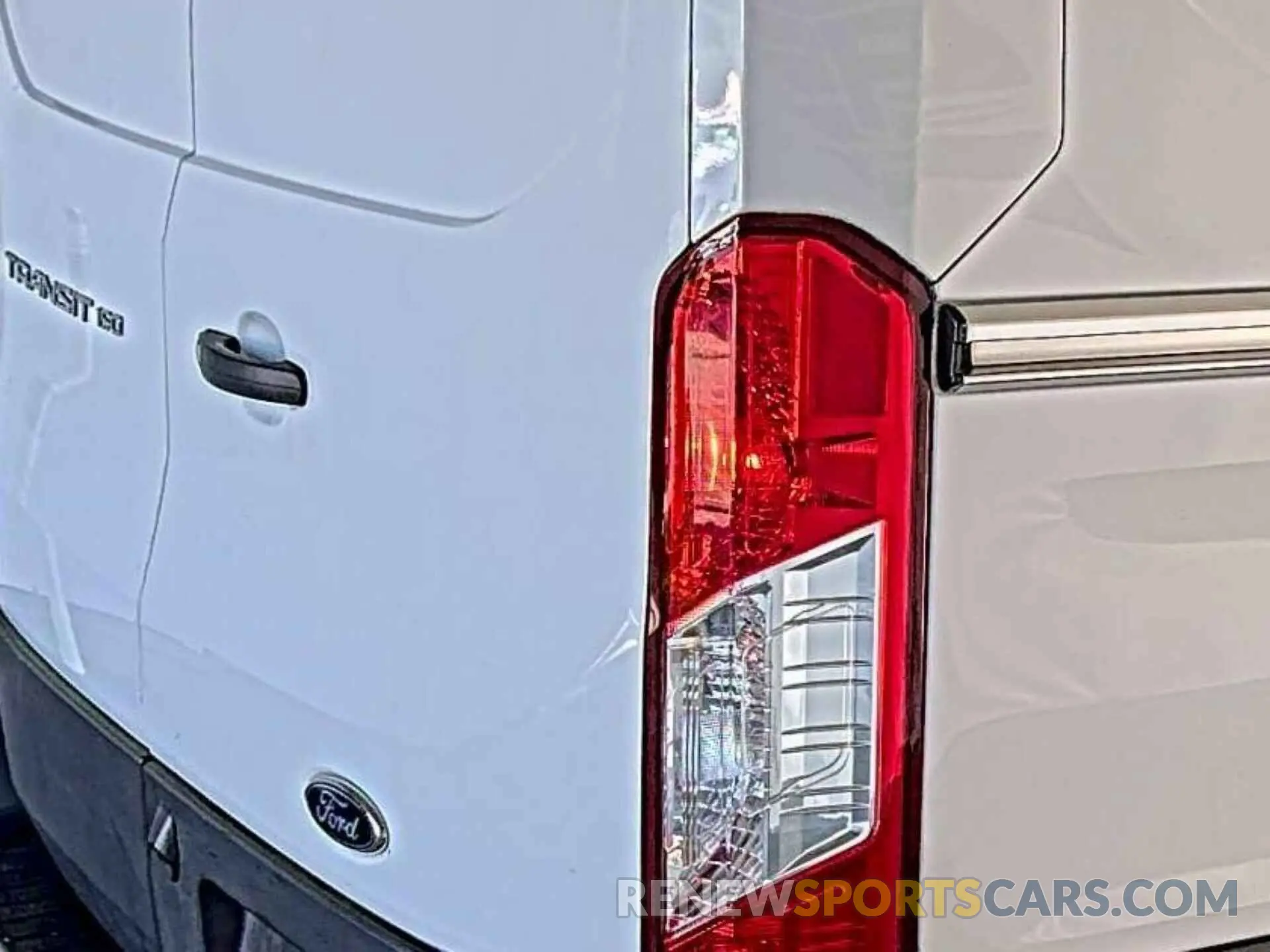 8 Photograph of a damaged car 1FTYE1Y86MKA36922 FORD TRANSIT 2021