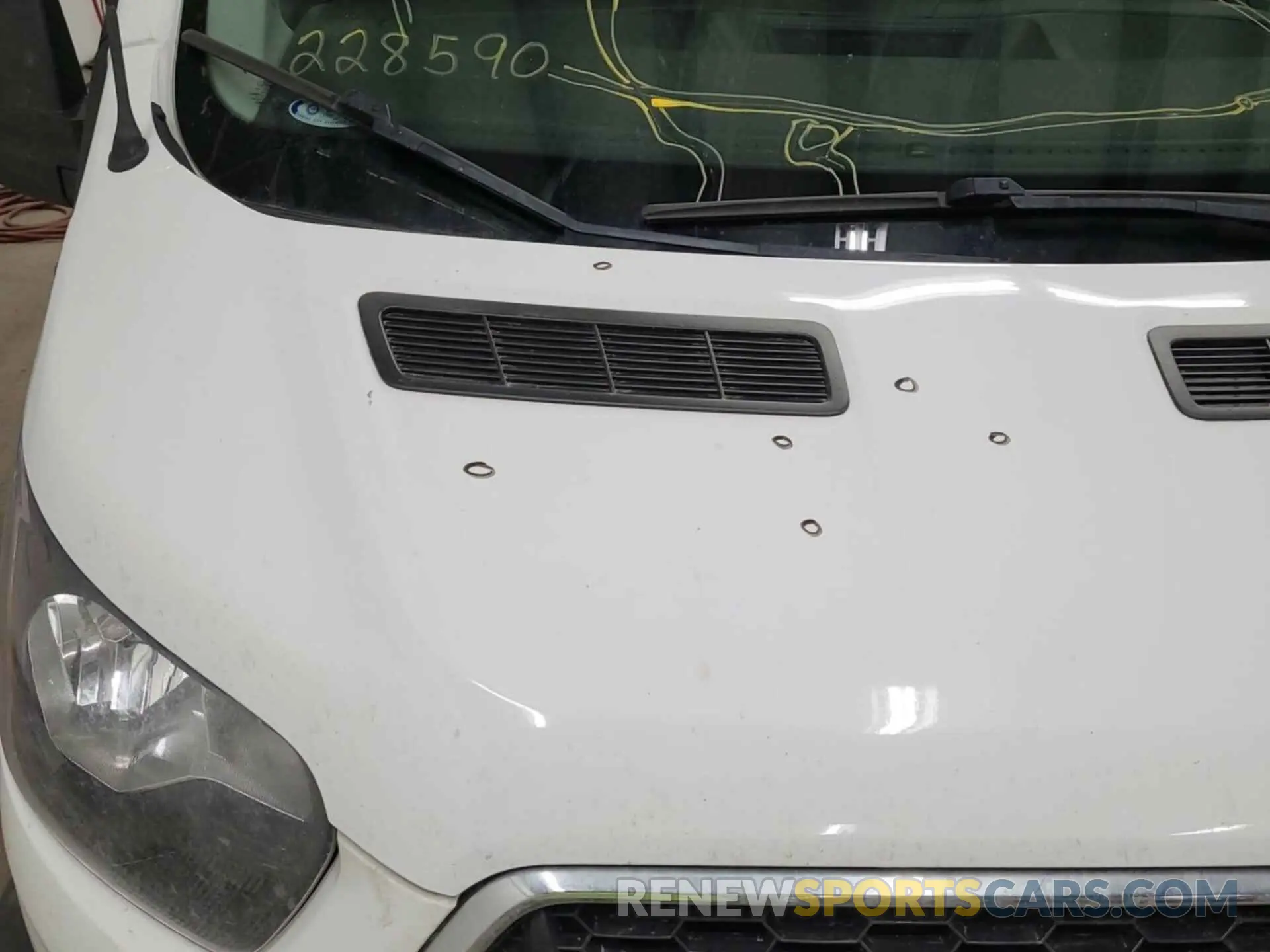 25 Photograph of a damaged car 1FTBR2YG8NKA06555 FORD TRANSIT 2022