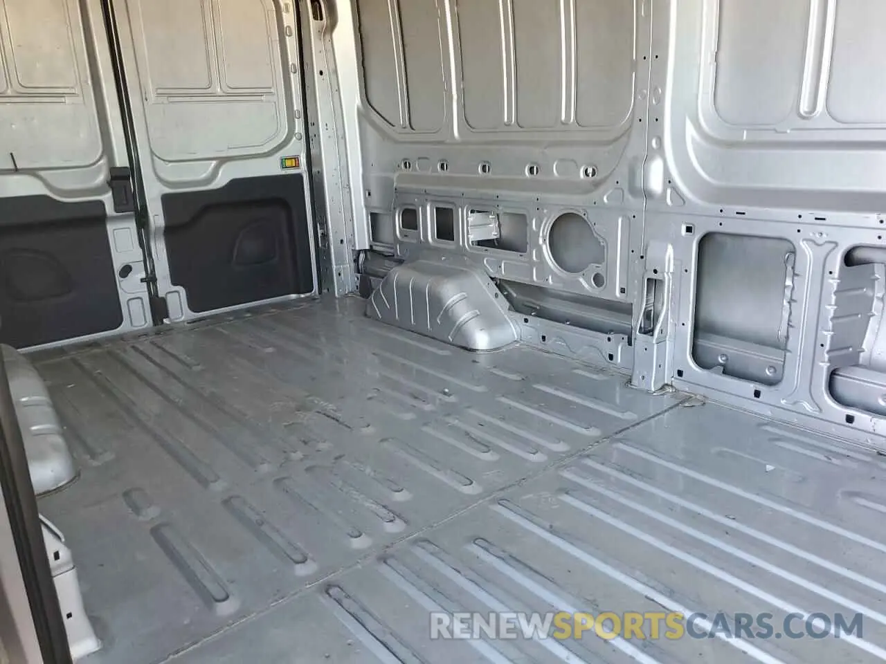 11 Фотография поврежденного автомобиля 1FTBW9C87NKA52461 FORD TRANSIT 2022