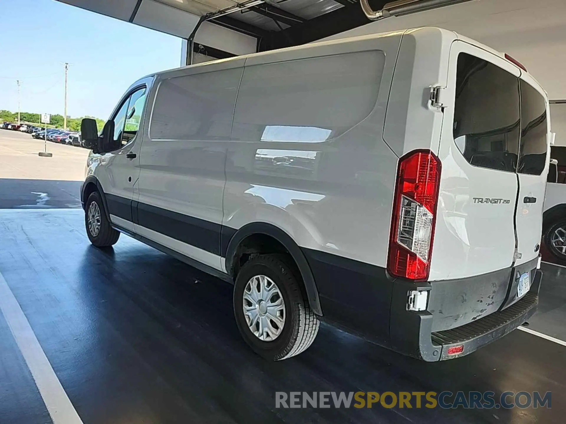 10 Фотография поврежденного автомобиля 1FTBR1Y81PKA72158 FORD TRANSIT 2023