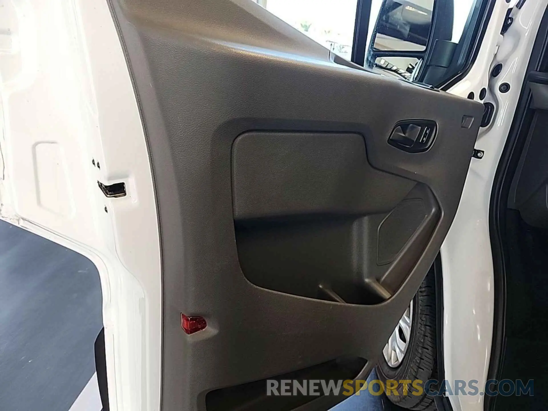 13 Фотография поврежденного автомобиля 1FTBR1Y81PKA72158 FORD TRANSIT 2023
