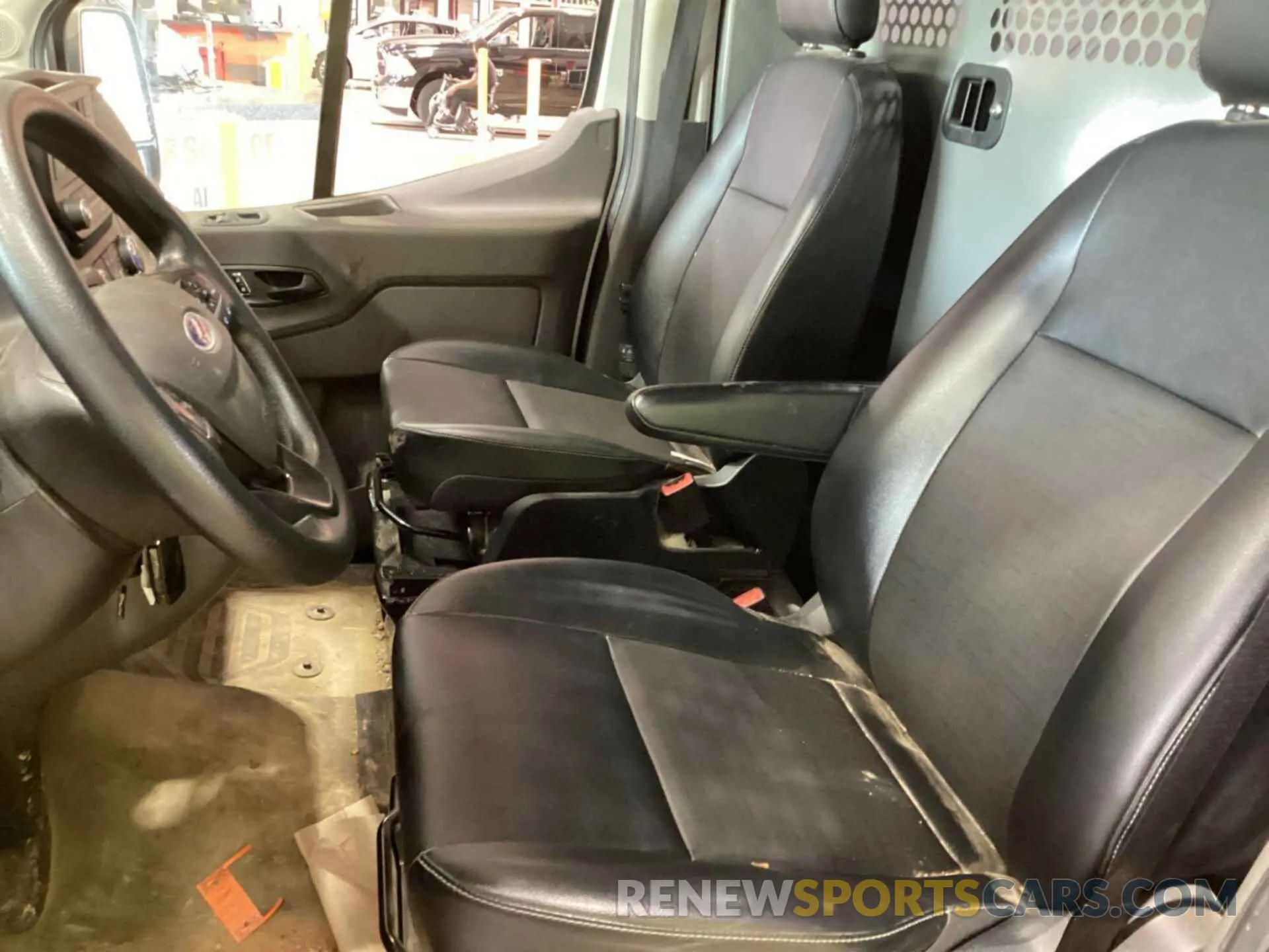 27 Фотография поврежденного автомобиля 1FTBR3X85PKA62343 FORD TRANSIT 2023