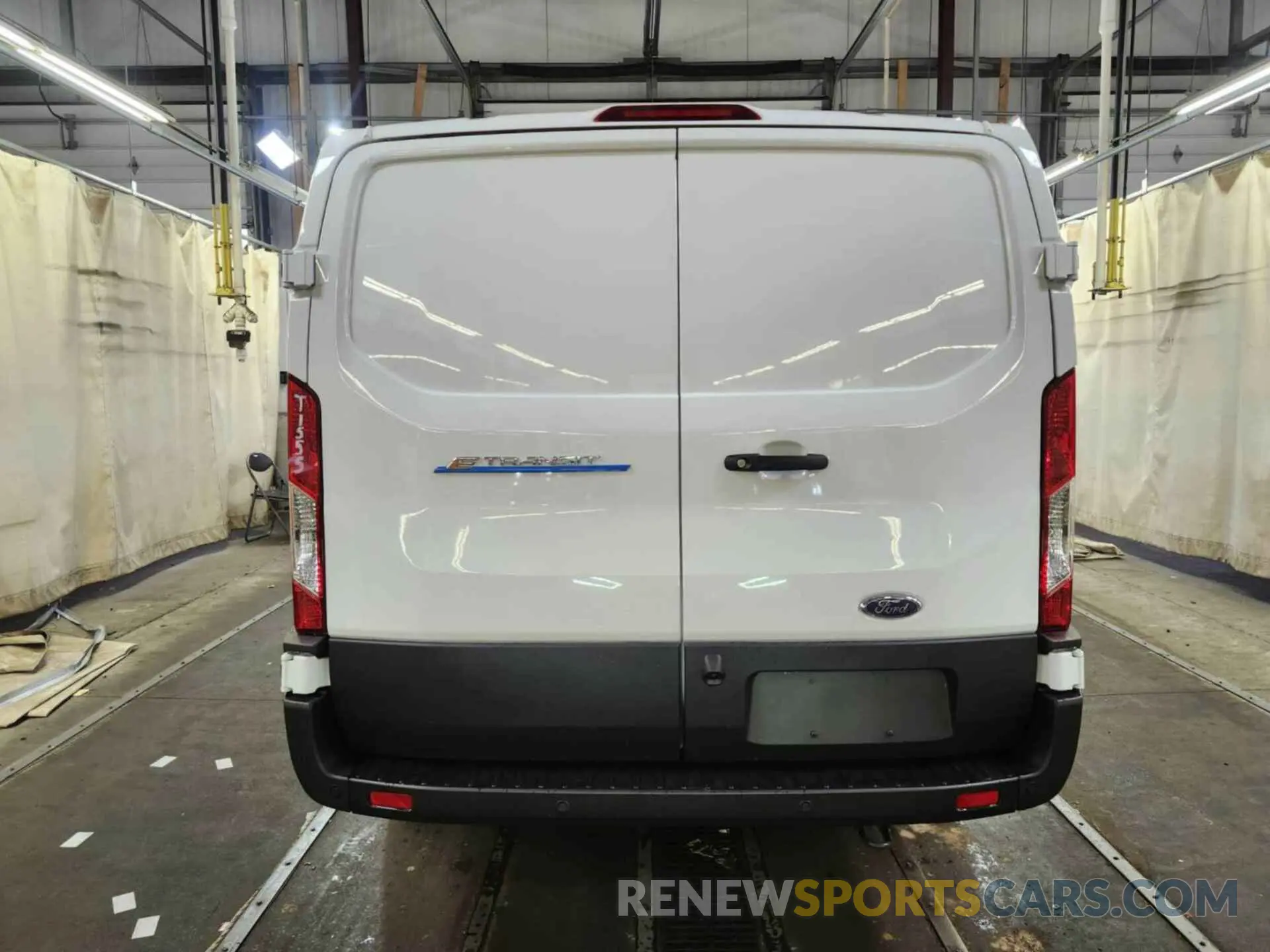 8 Photograph of a damaged car 1FTBW1YM0SKA12998 FORD TRANSIT 2025