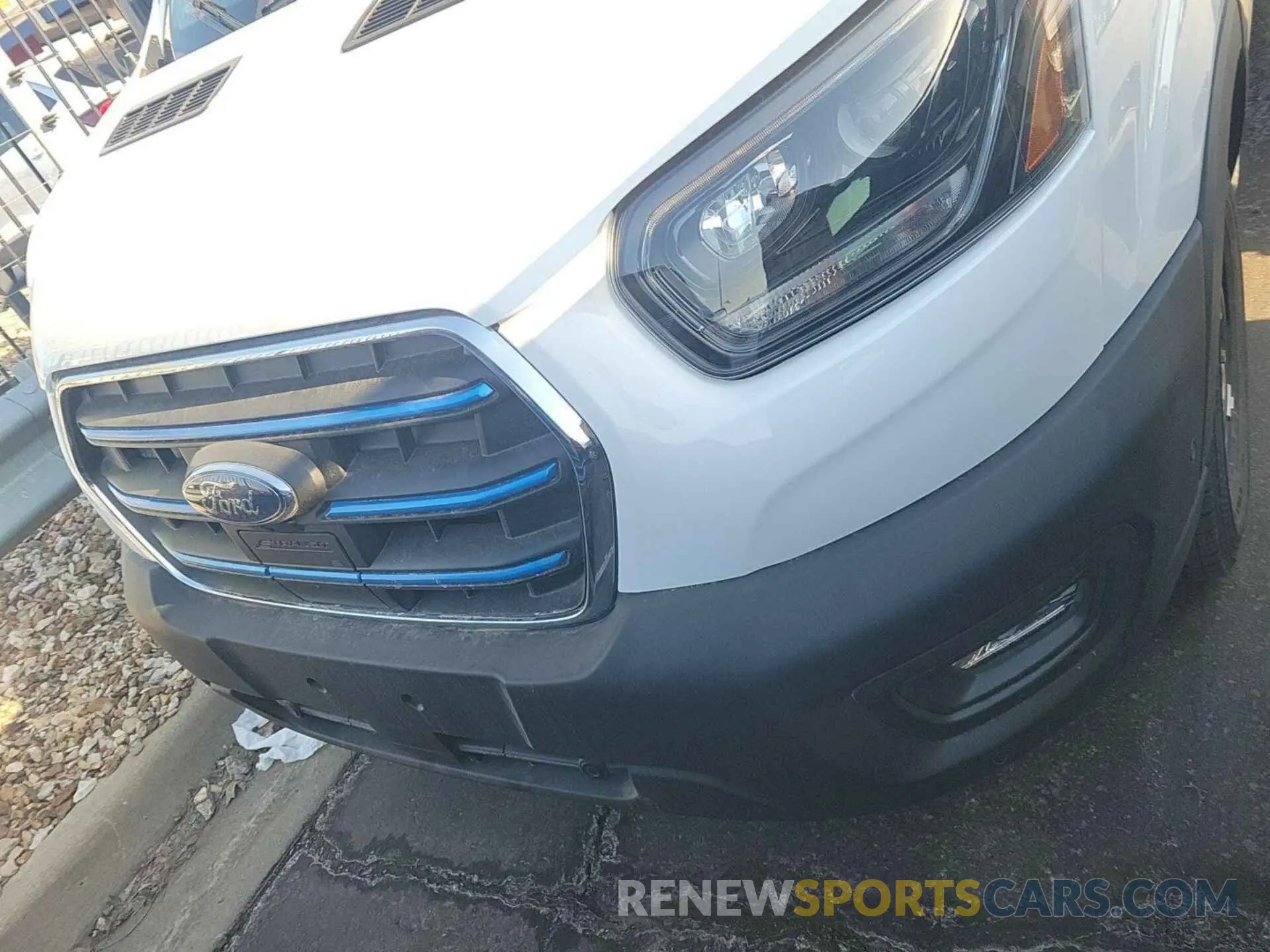 4 Photograph of a damaged car 1FTBW1YM0SKA13004 FORD TRANSIT 2025