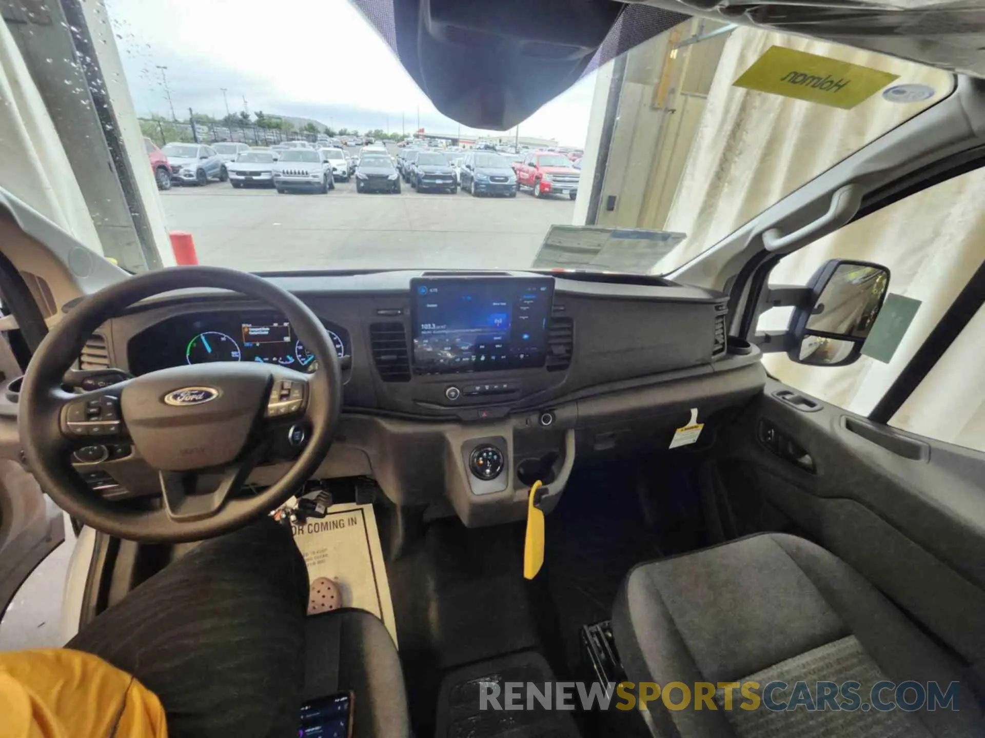 1 Фотография поврежденного автомобиля 1FTBW1YM2SKA13067 FORD TRANSIT 2025