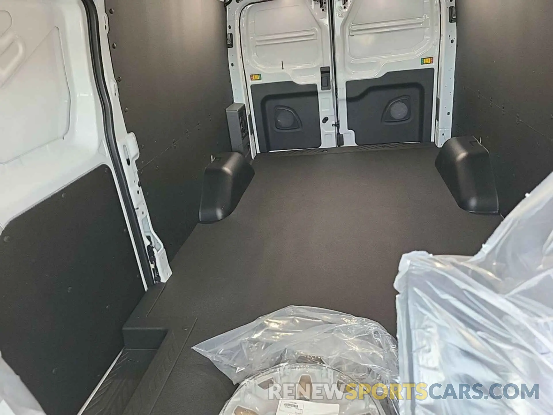 11 Фотография поврежденного автомобиля 1FTBW1YM2SKA13067 FORD TRANSIT 2025