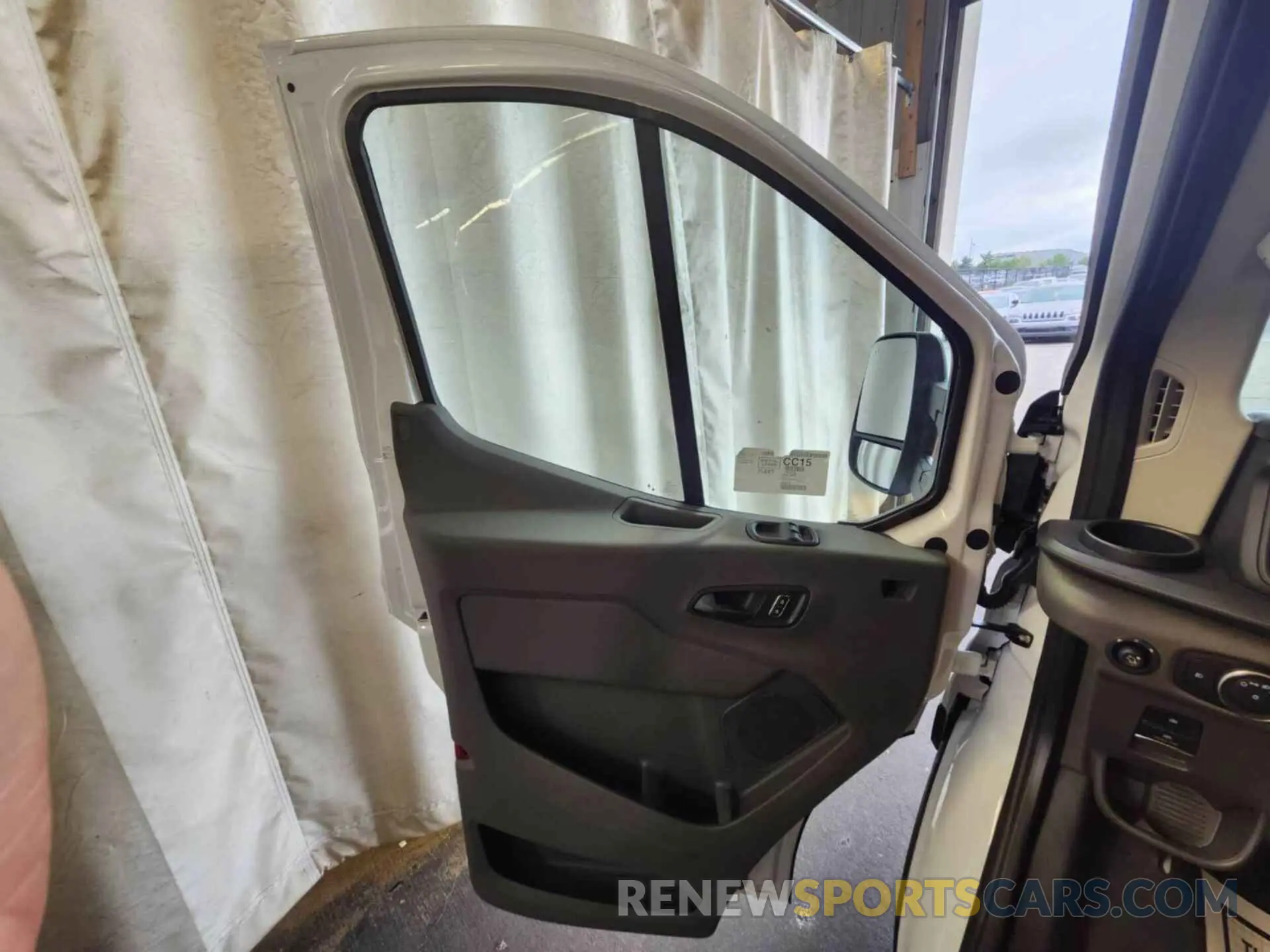12 Фотография поврежденного автомобиля 1FTBW1YM2SKA13067 FORD TRANSIT 2025