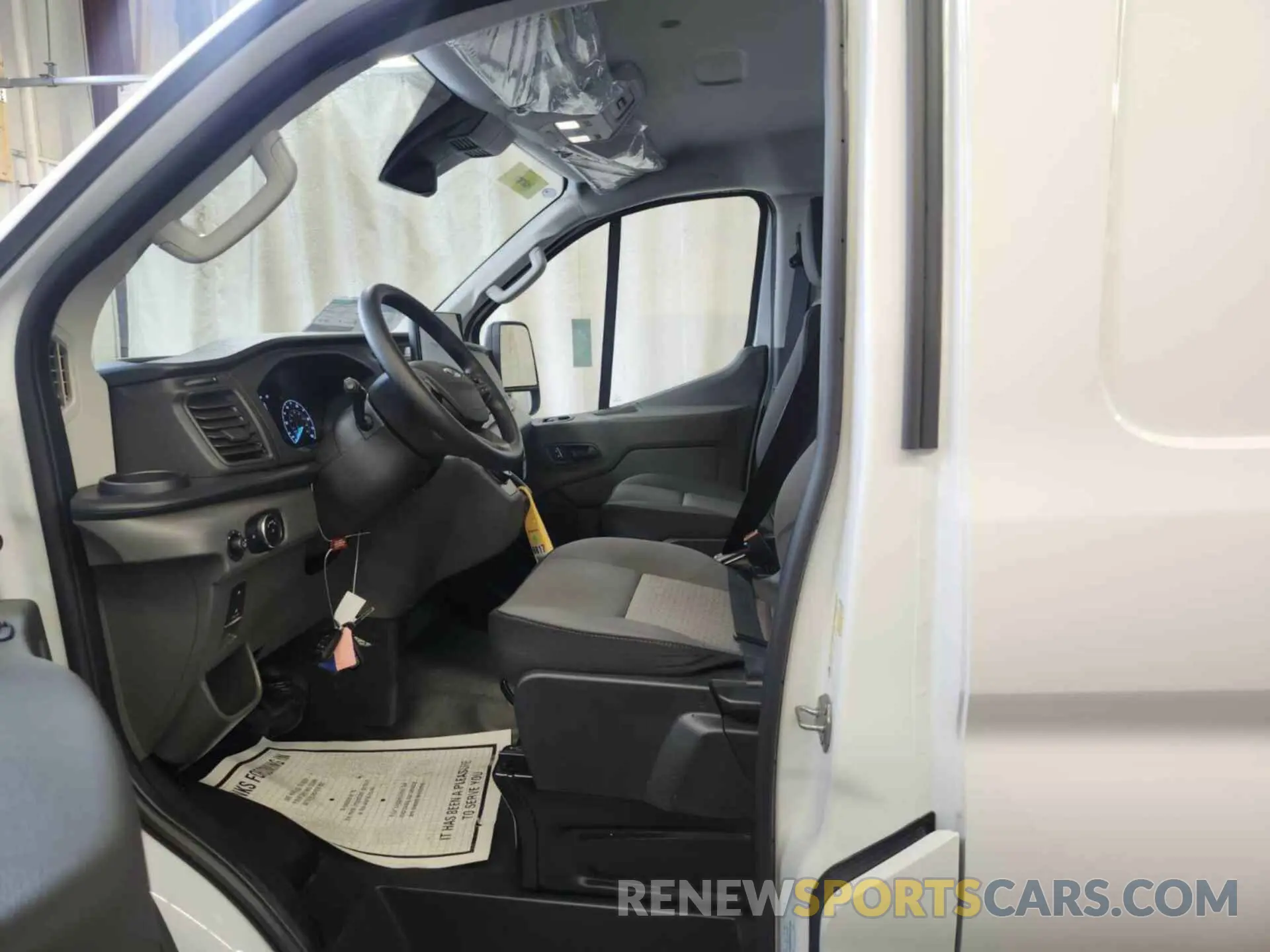 16 Фотография поврежденного автомобиля 1FTBW1YM2SKA13067 FORD TRANSIT 2025