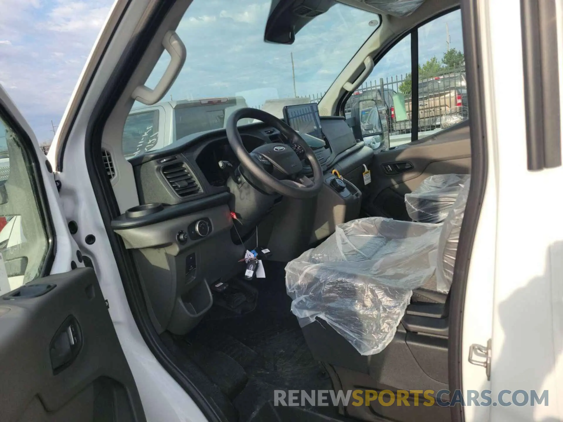 8 Фотография поврежденного автомобиля 1FTBW1YM3SKA13059 FORD TRANSIT 2025