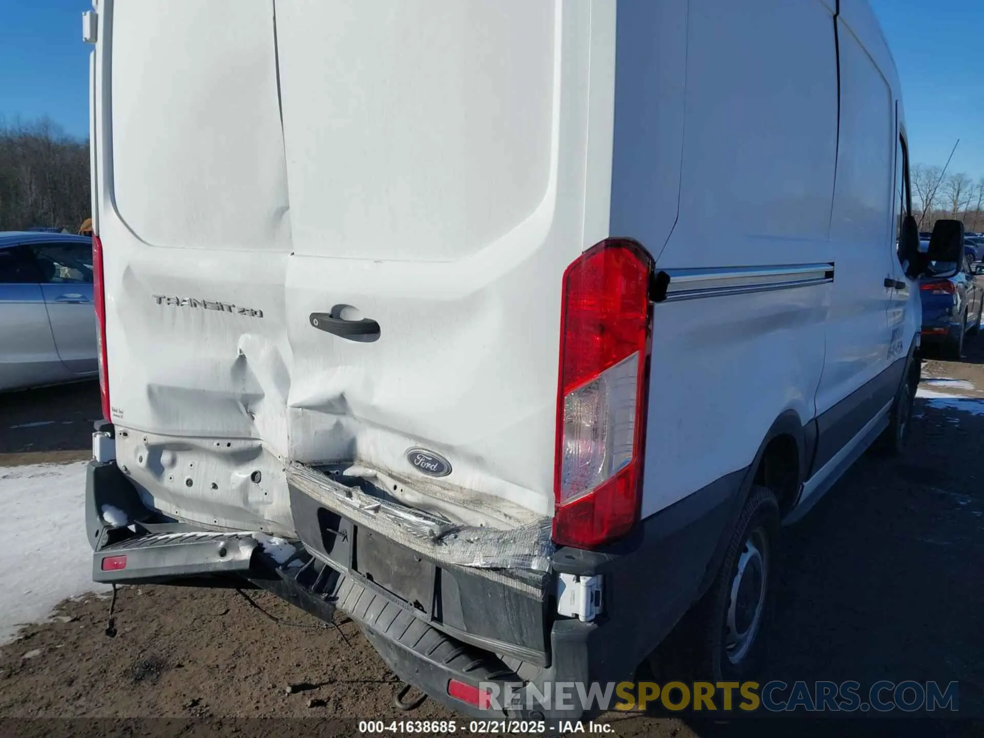 17 Photograph of a damaged car 1FTYR1CM6KKB81786 FORD TRANSIT-250 2019