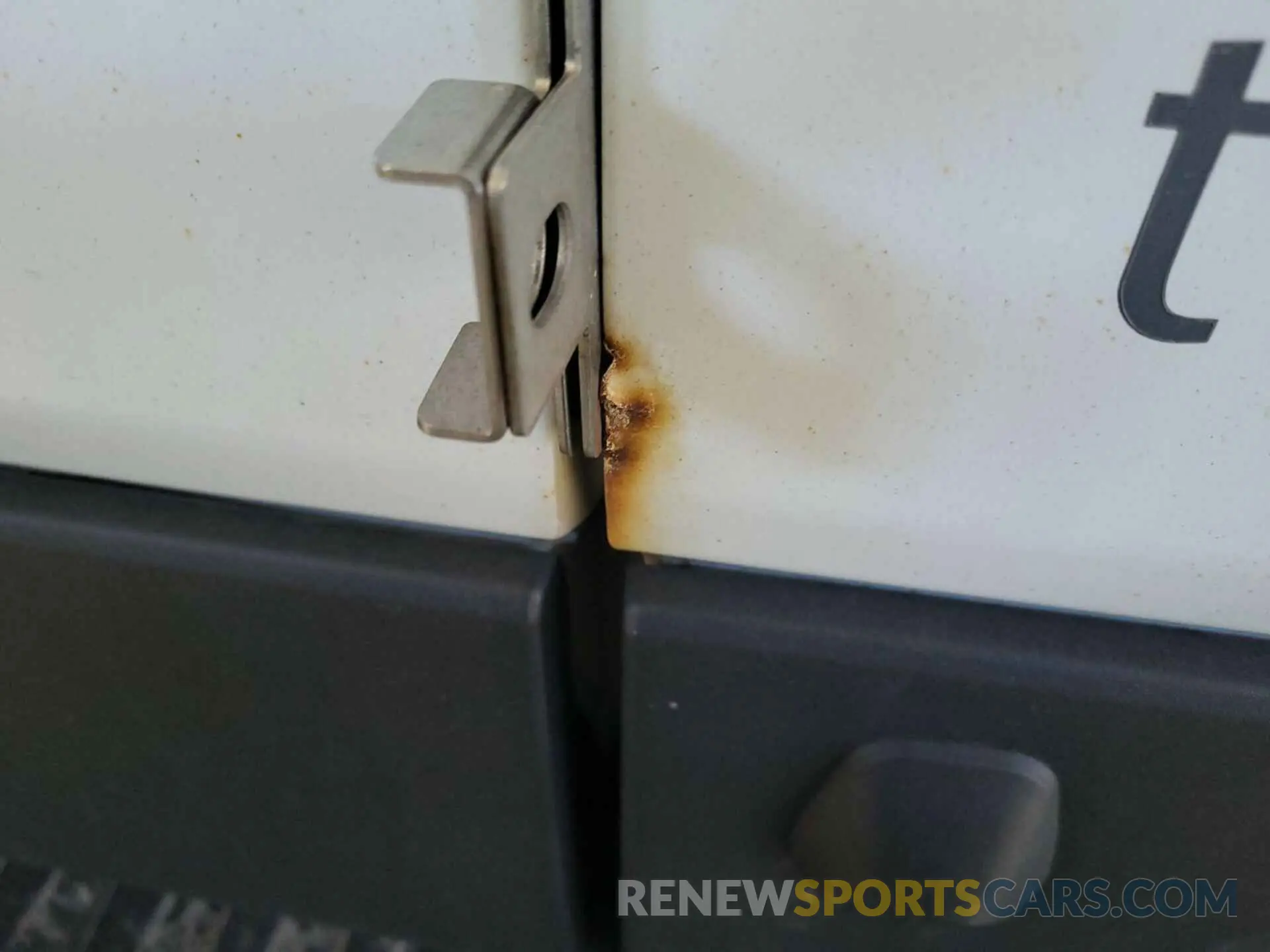 26 Photograph of a damaged car 1FTYR1YG0KKB40153 FORD TRANSIT-250 2019