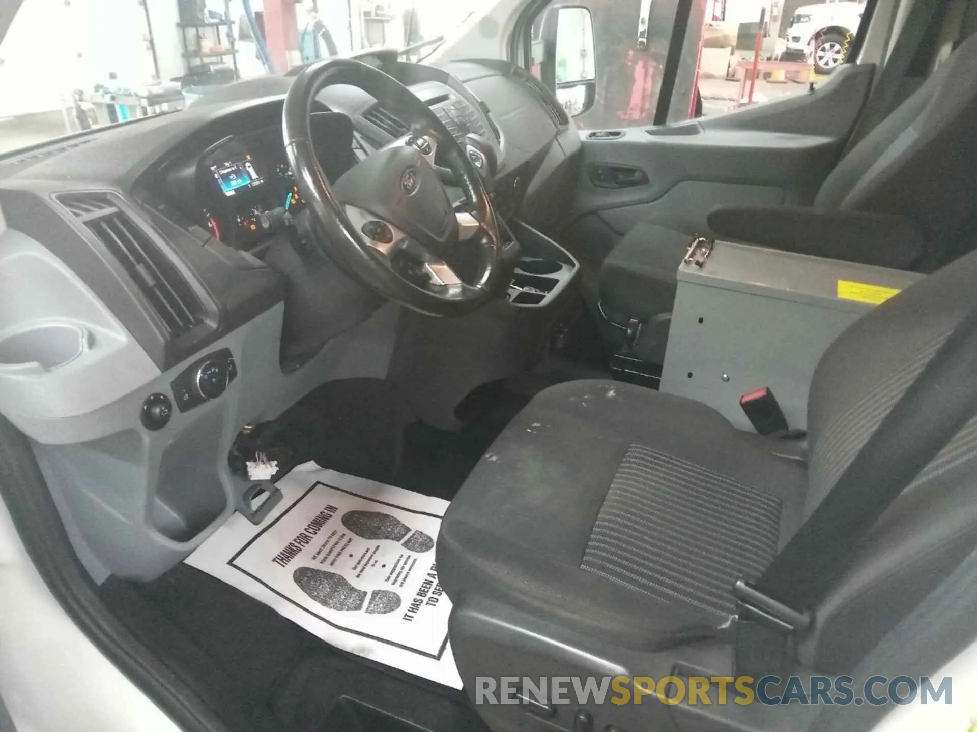 3 Фотография поврежденного автомобиля 1FTYR1YG2KKA40832 FORD TRANSIT-250 2019
