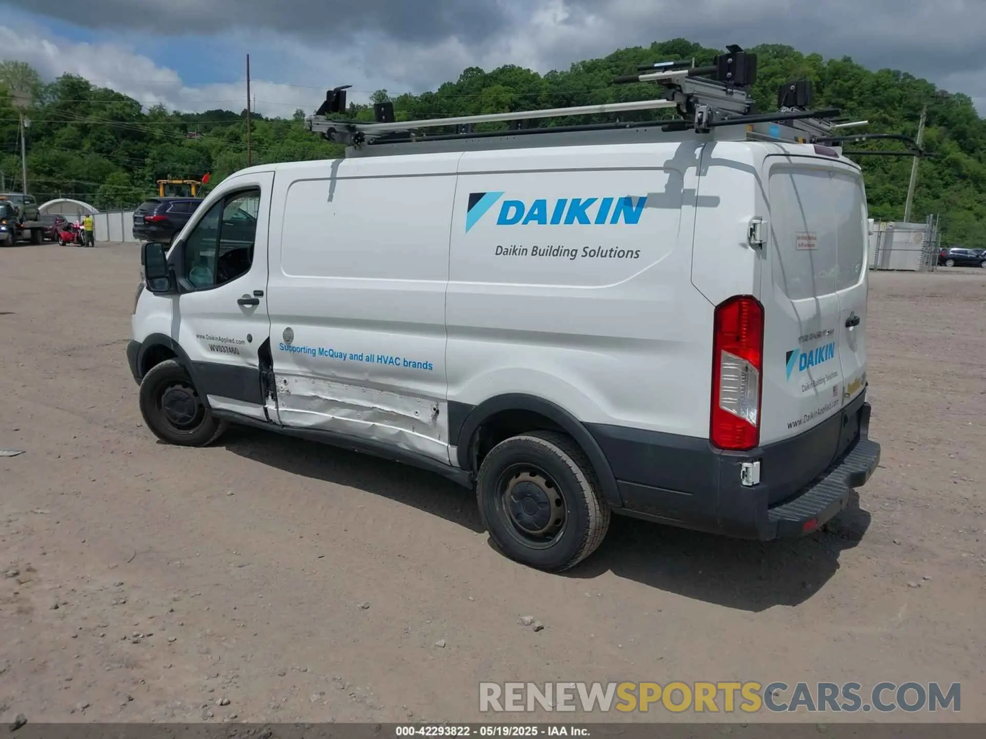 3 Photograph of a damaged car 1FTYR1YG3KKB67475 FORD TRANSIT-250 2019