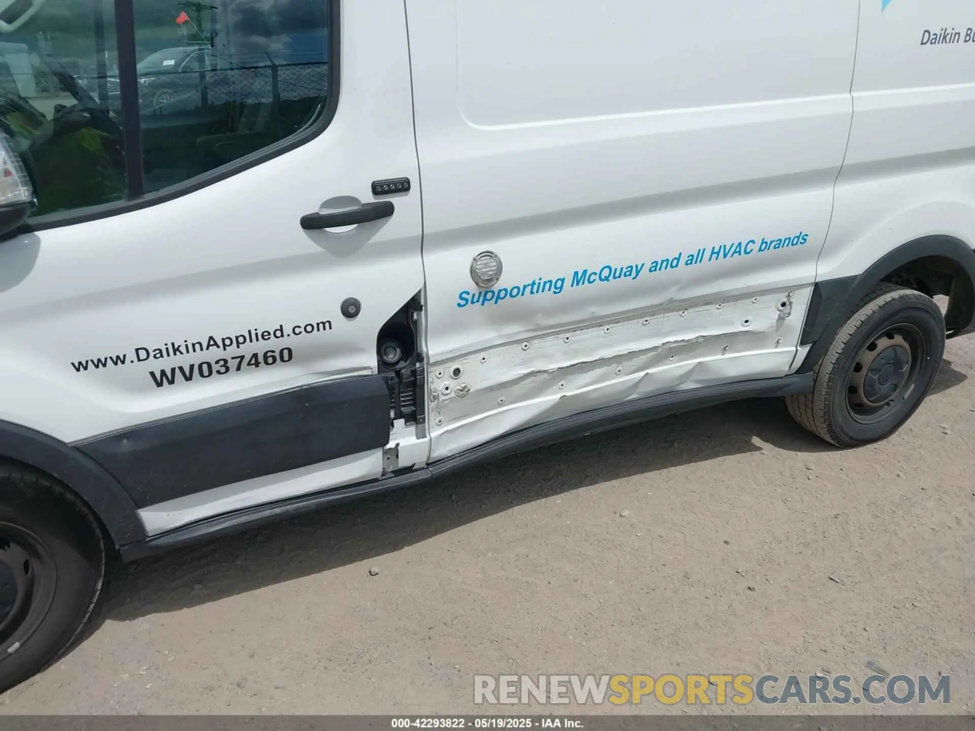 6 Photograph of a damaged car 1FTYR1YG3KKB67475 FORD TRANSIT-250 2019