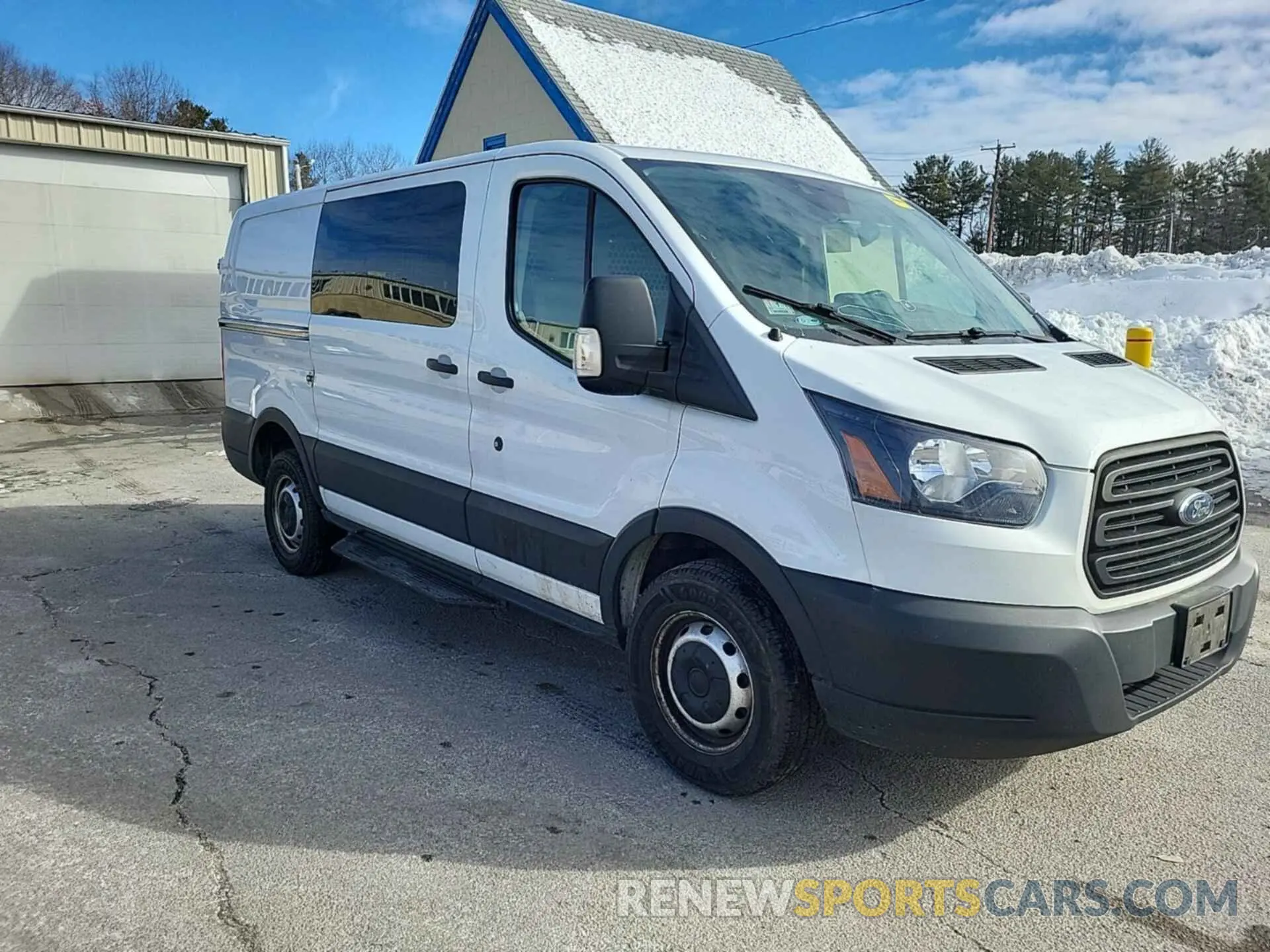 18 Photograph of a damaged car 1FTYR1YG4KKA50200 FORD TRANSIT-250 2019