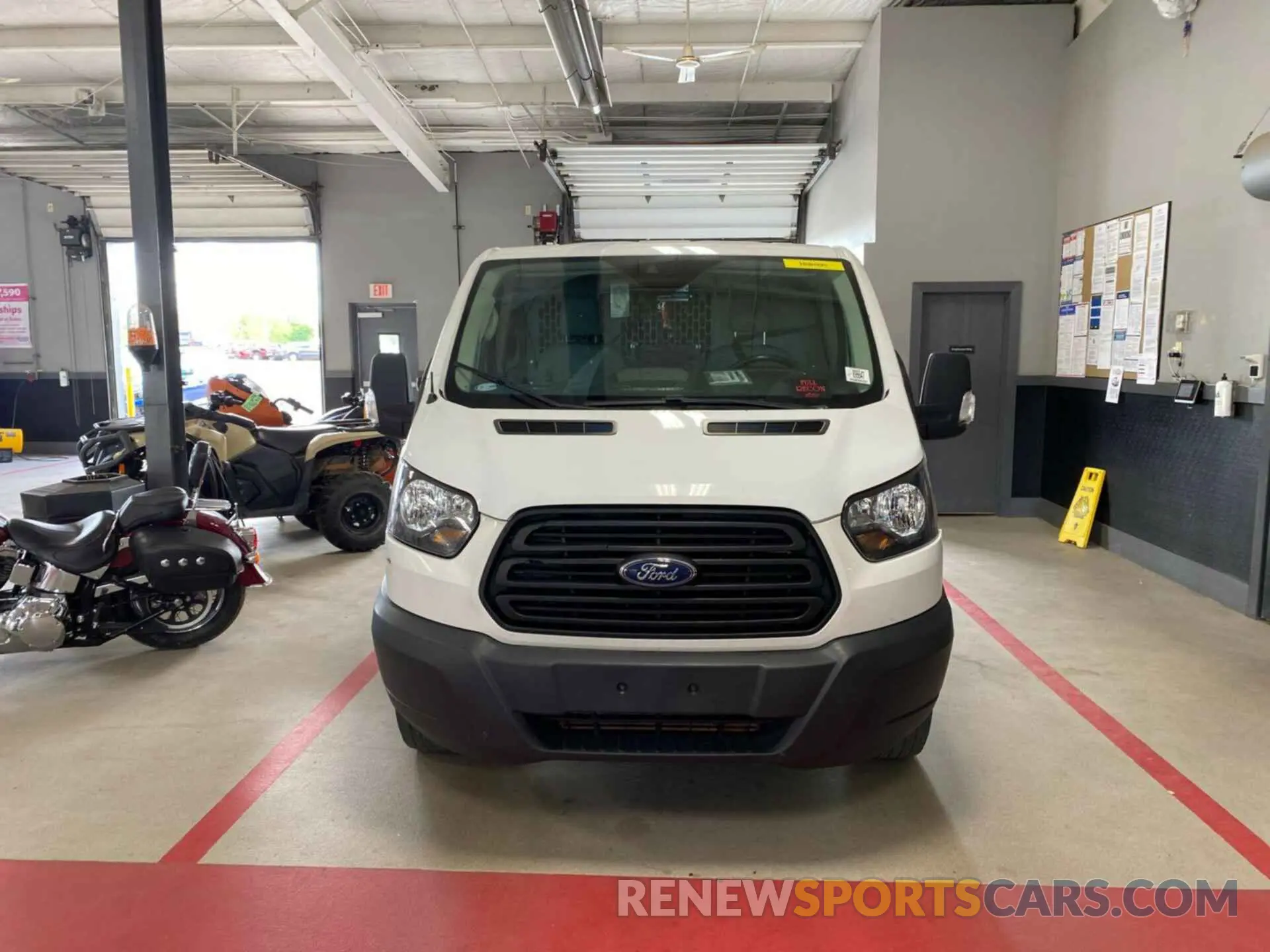 1 Photograph of a damaged car 1FTYR1YG5KKB80289 FORD TRANSIT-250 2019
