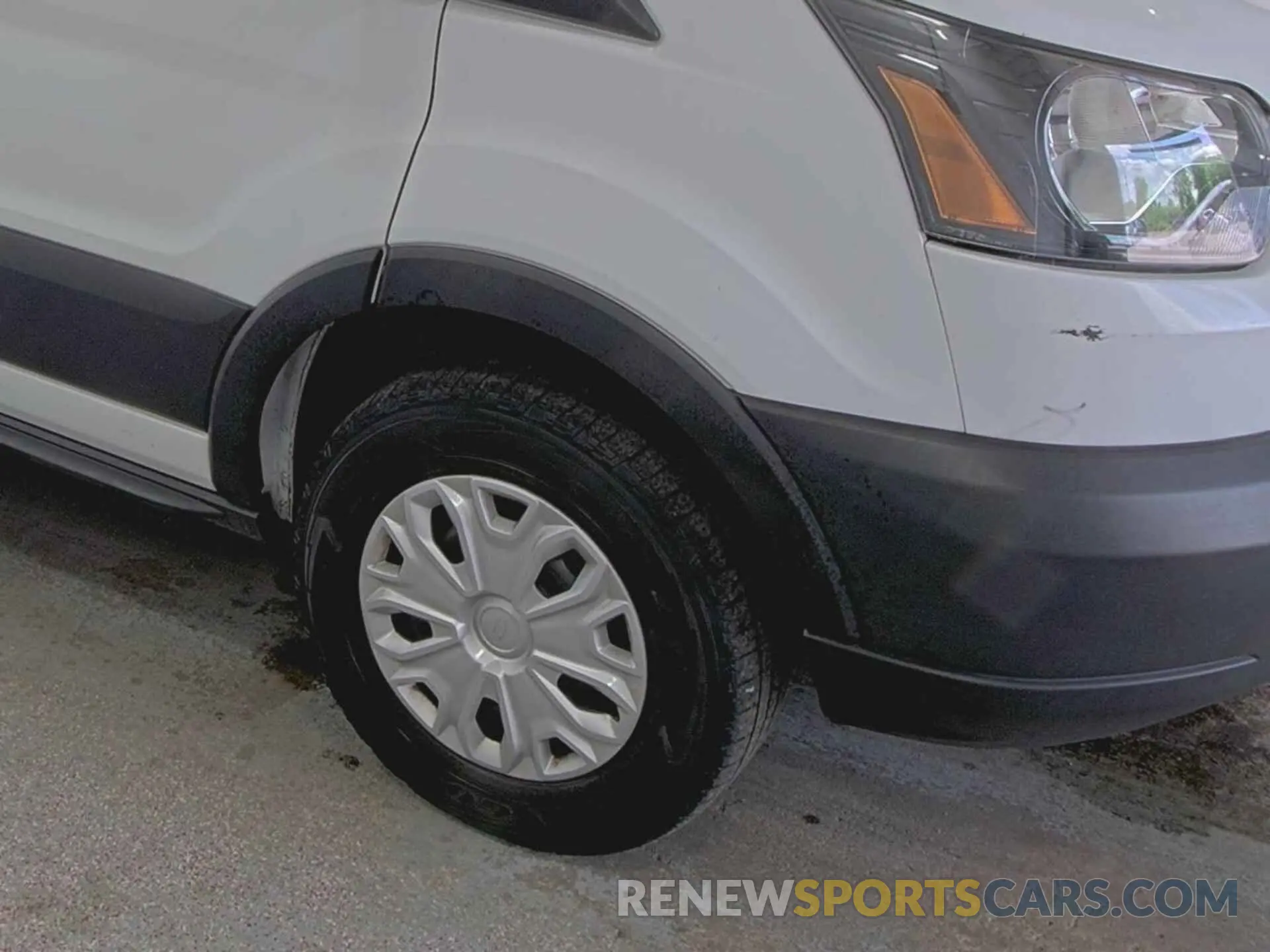 13 Photograph of a damaged car 1FTYR1YG5KKB80289 FORD TRANSIT-250 2019