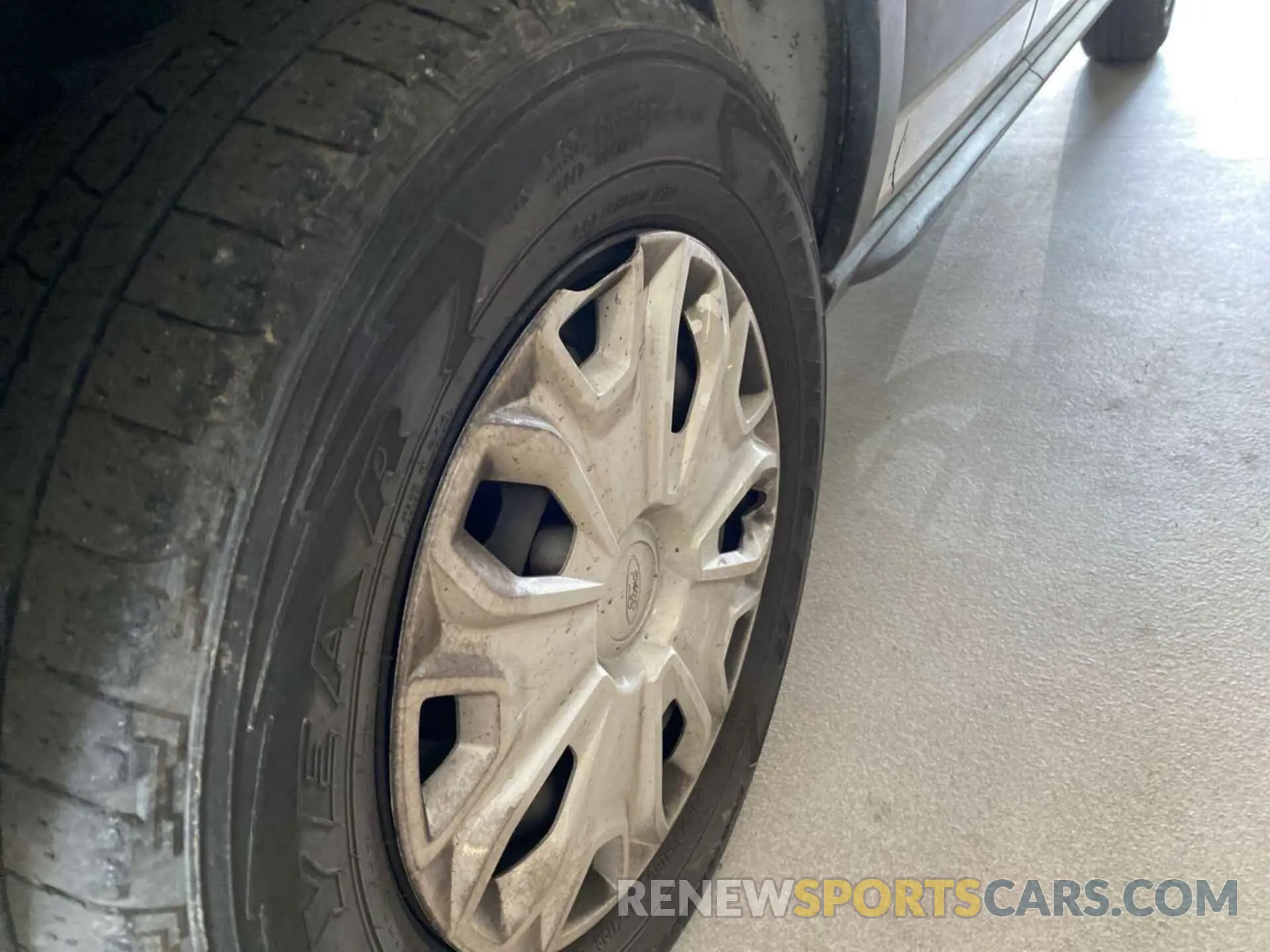 29 Photograph of a damaged car 1FTYR1YG5KKB80289 FORD TRANSIT-250 2019