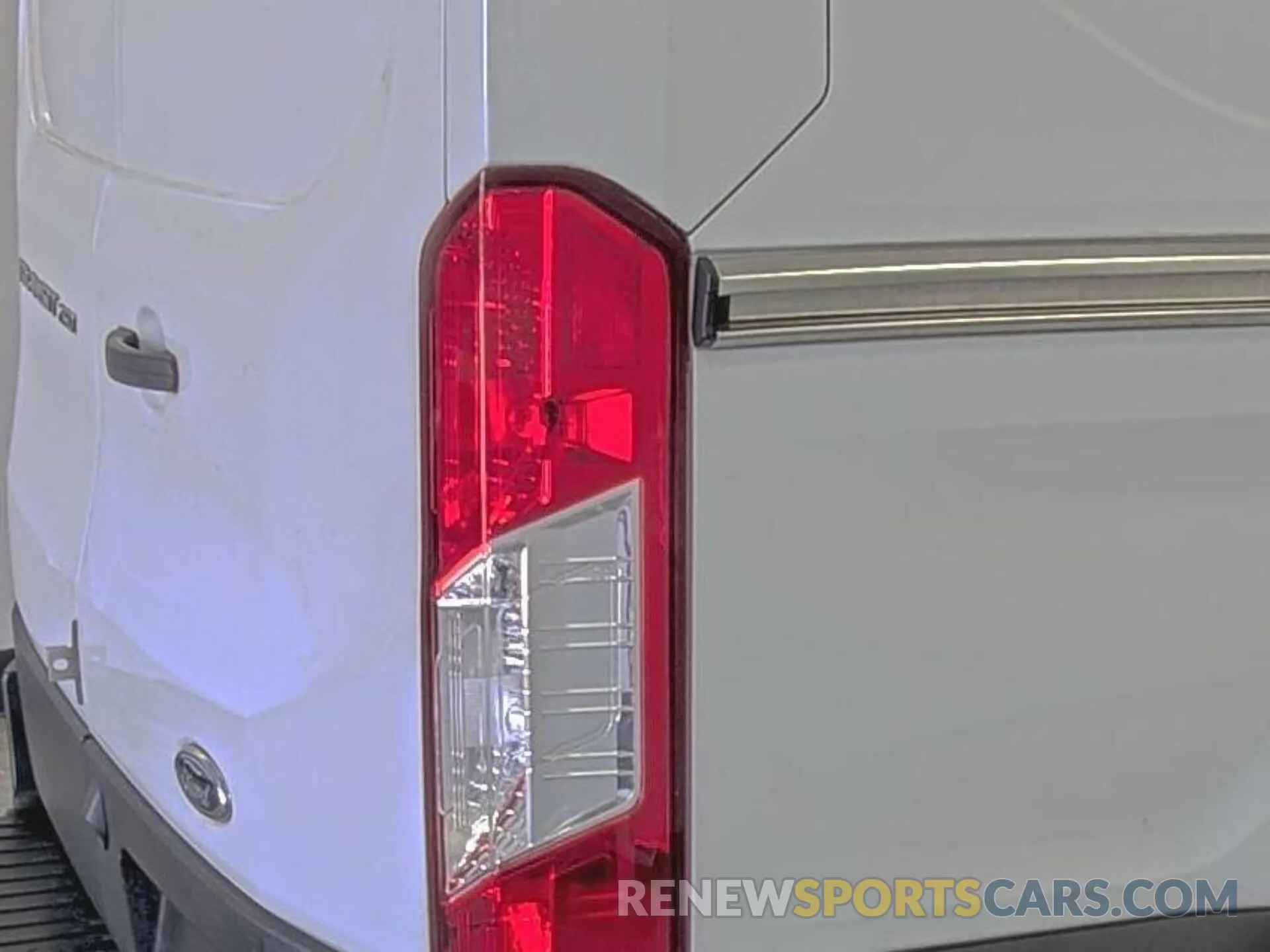 35 Photograph of a damaged car 1FTYR1YG5KKB80289 FORD TRANSIT-250 2019