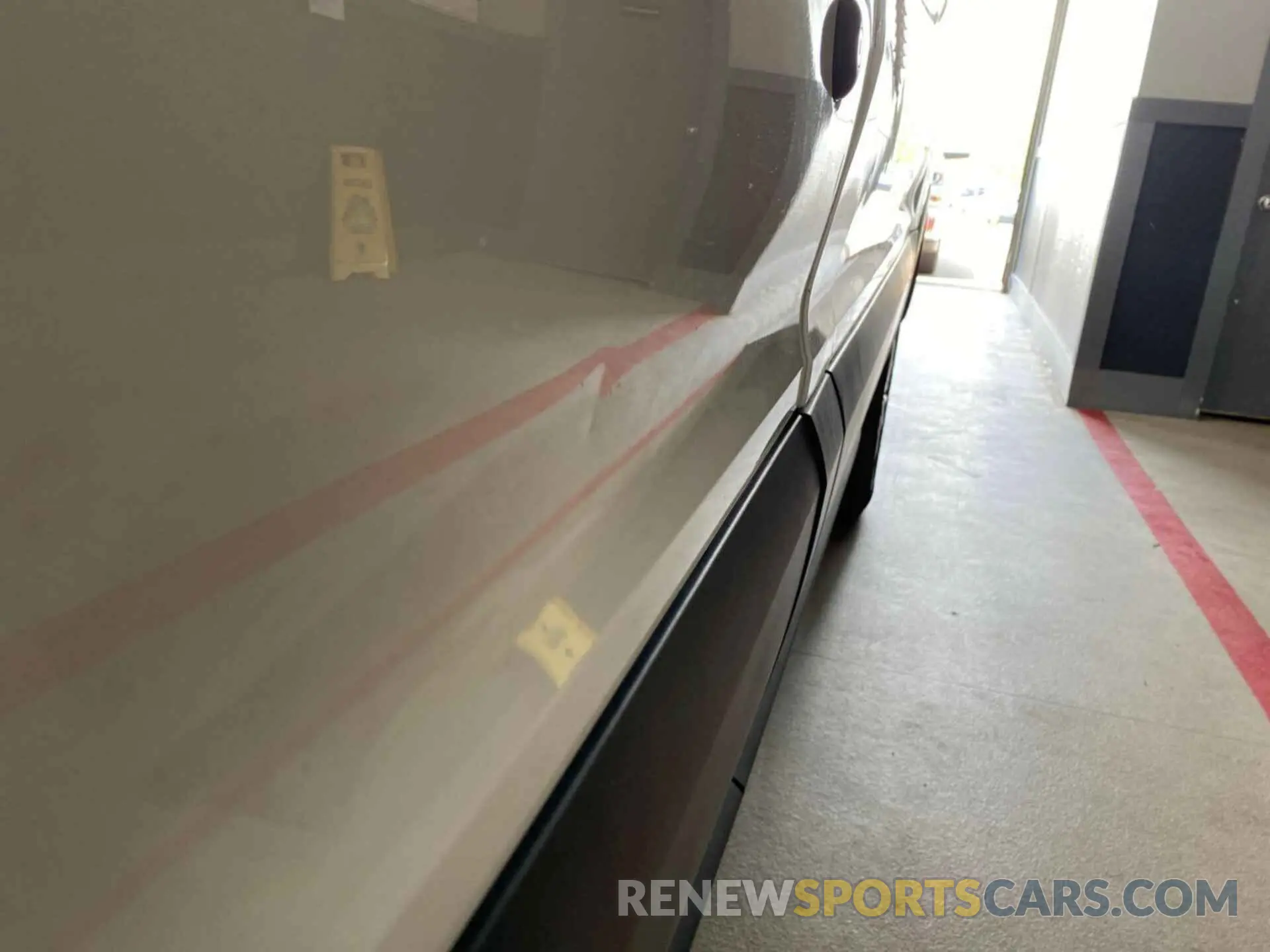 8 Photograph of a damaged car 1FTYR1YG5KKB80289 FORD TRANSIT-250 2019