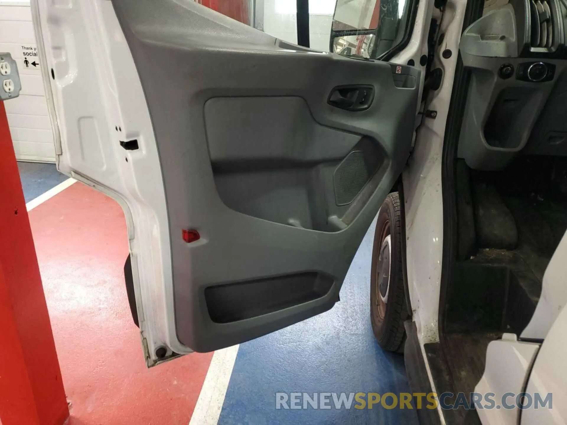3 Photograph of a damaged car 1FTYR1YM6KKB87855 FORD TRANSIT-250 2019