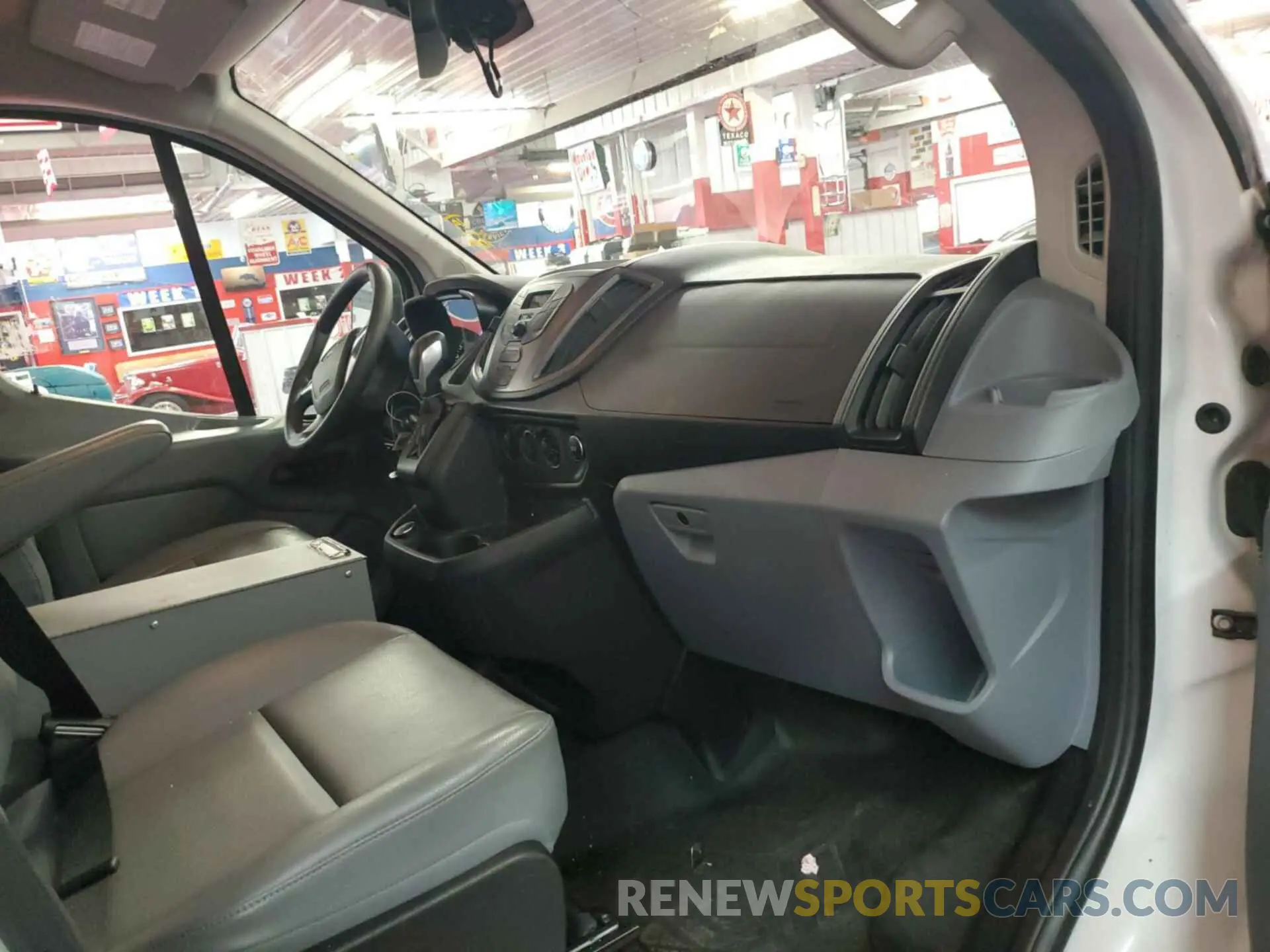 16 Photograph of a damaged car 1FTYR1YM7KKB87847 FORD TRANSIT-250 2019