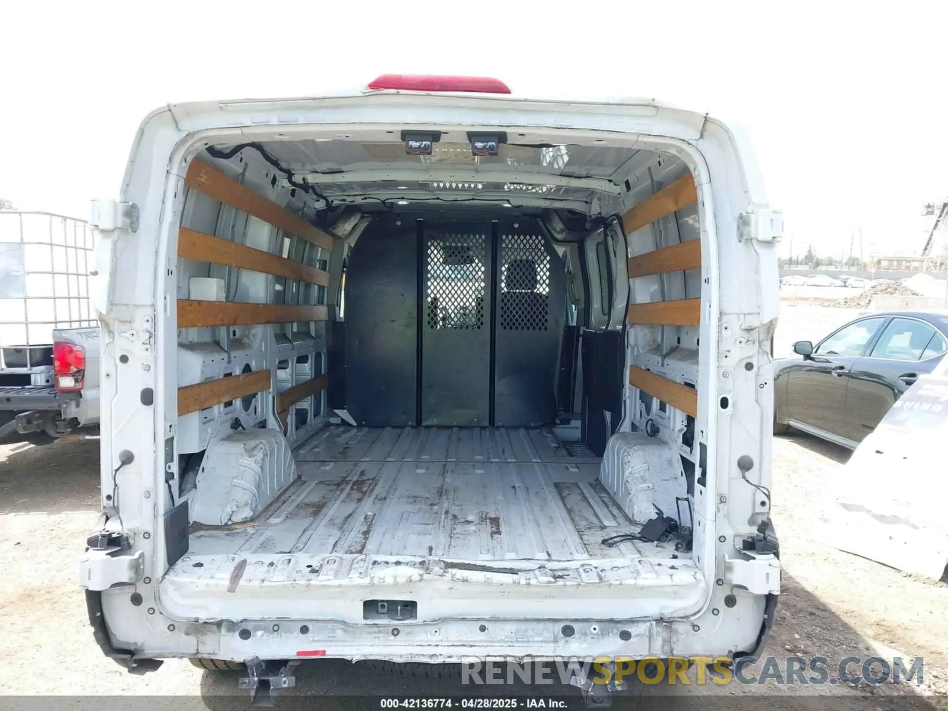 17 Фотография поврежденного автомобиля 1FTYR1ZM0KKA86342 FORD TRANSIT-250 2019