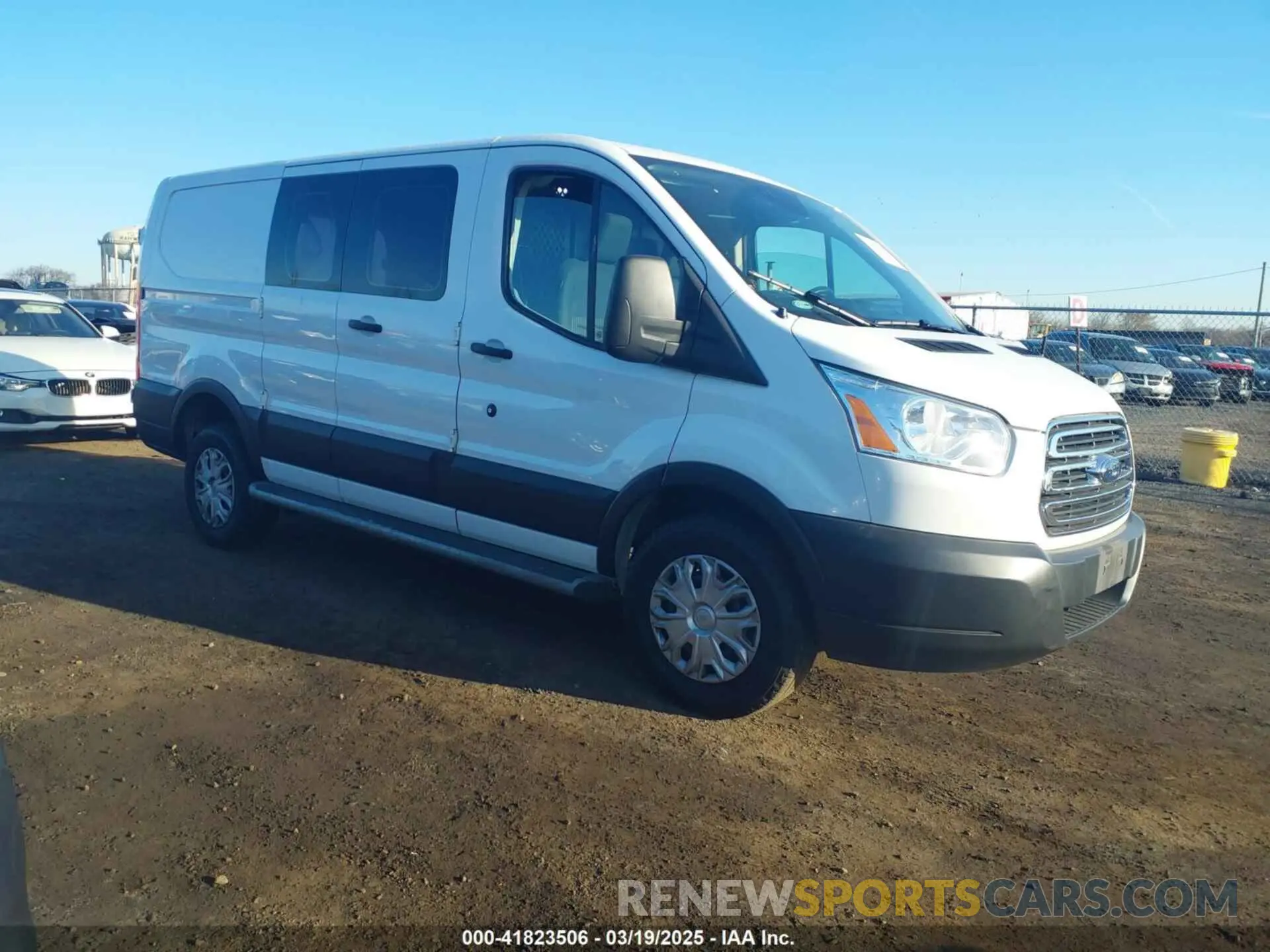 1 Фотография поврежденного автомобиля 1FTYR1ZM1KKB01558 FORD TRANSIT-250 2019
