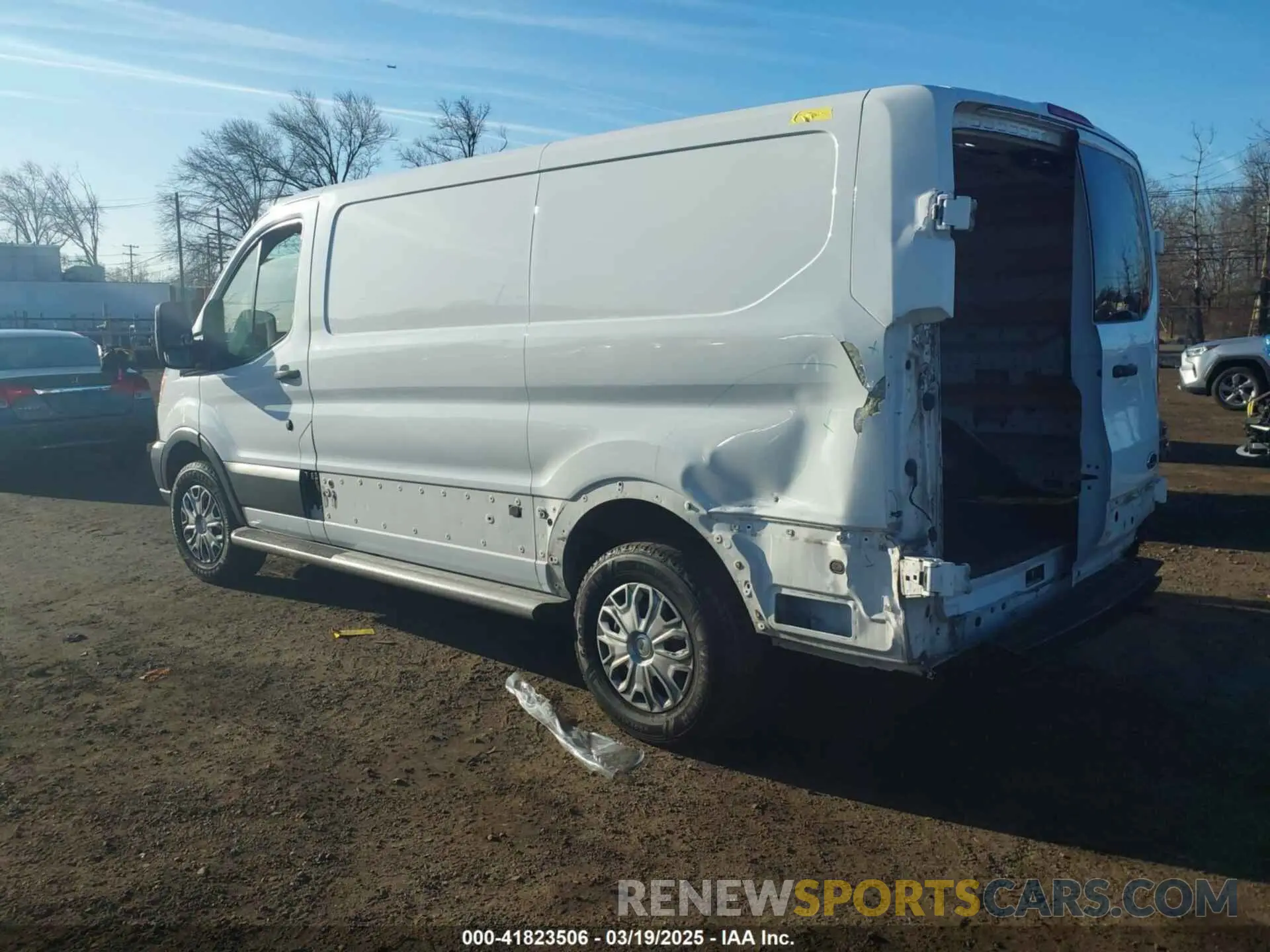 3 Фотография поврежденного автомобиля 1FTYR1ZM1KKB01558 FORD TRANSIT-250 2019
