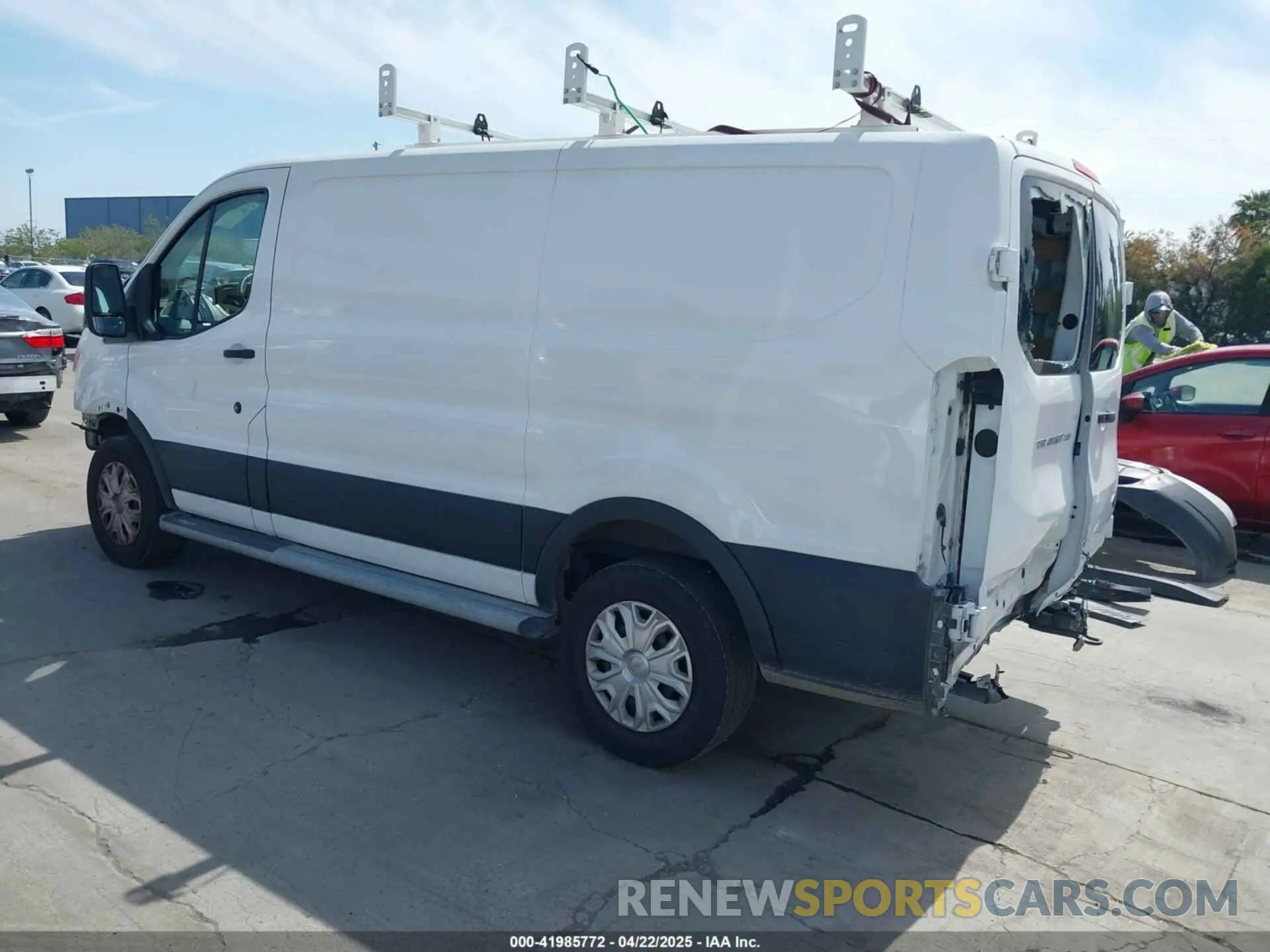 3 Фотография поврежденного автомобиля 1FTYR1ZM2KKB02167 FORD TRANSIT-250 2019