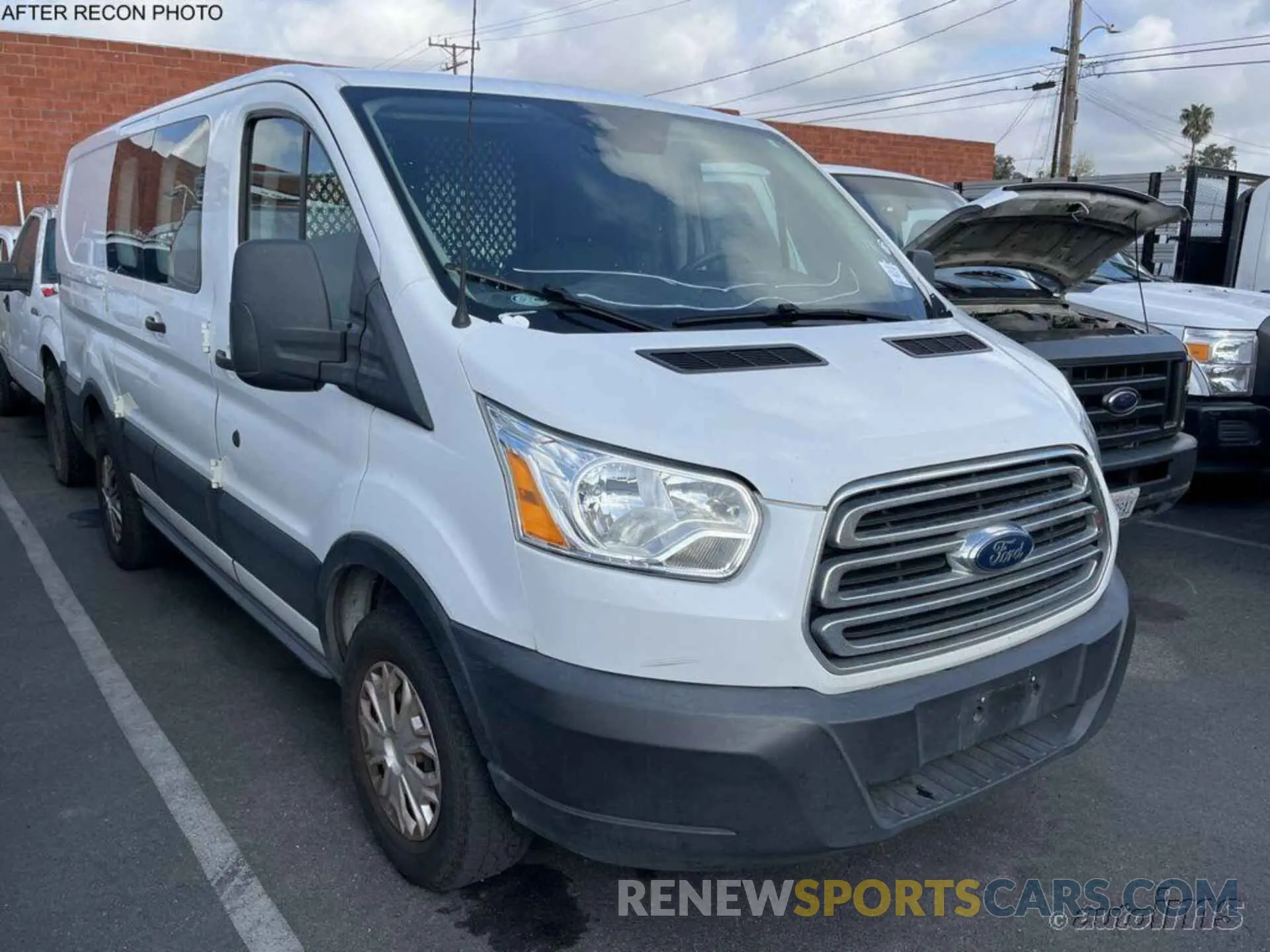 1 Photograph of a damaged car 1FTYR1ZM3KKB20418 FORD TRANSIT-250 2019