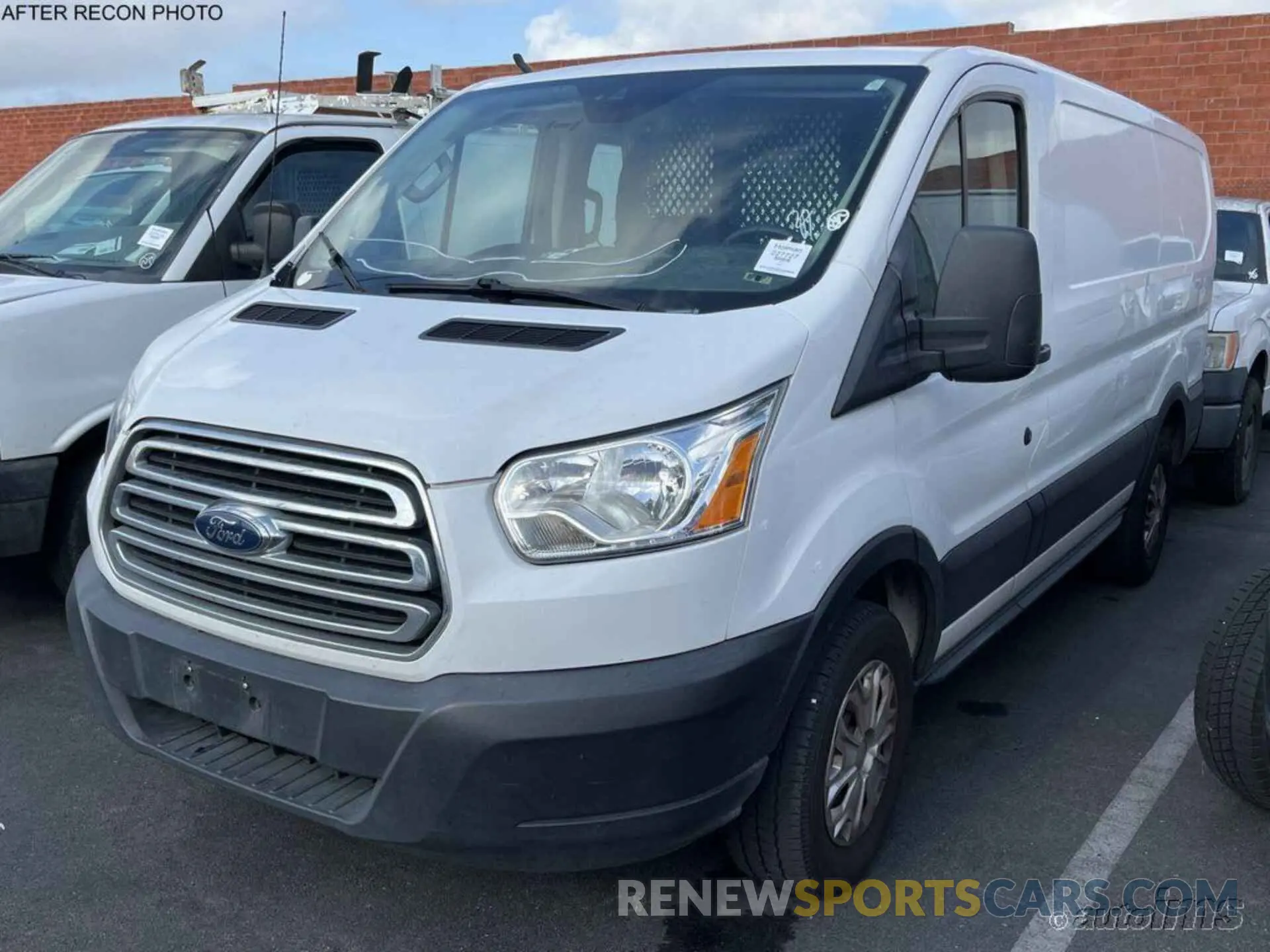 8 Photograph of a damaged car 1FTYR1ZM3KKB20418 FORD TRANSIT-250 2019