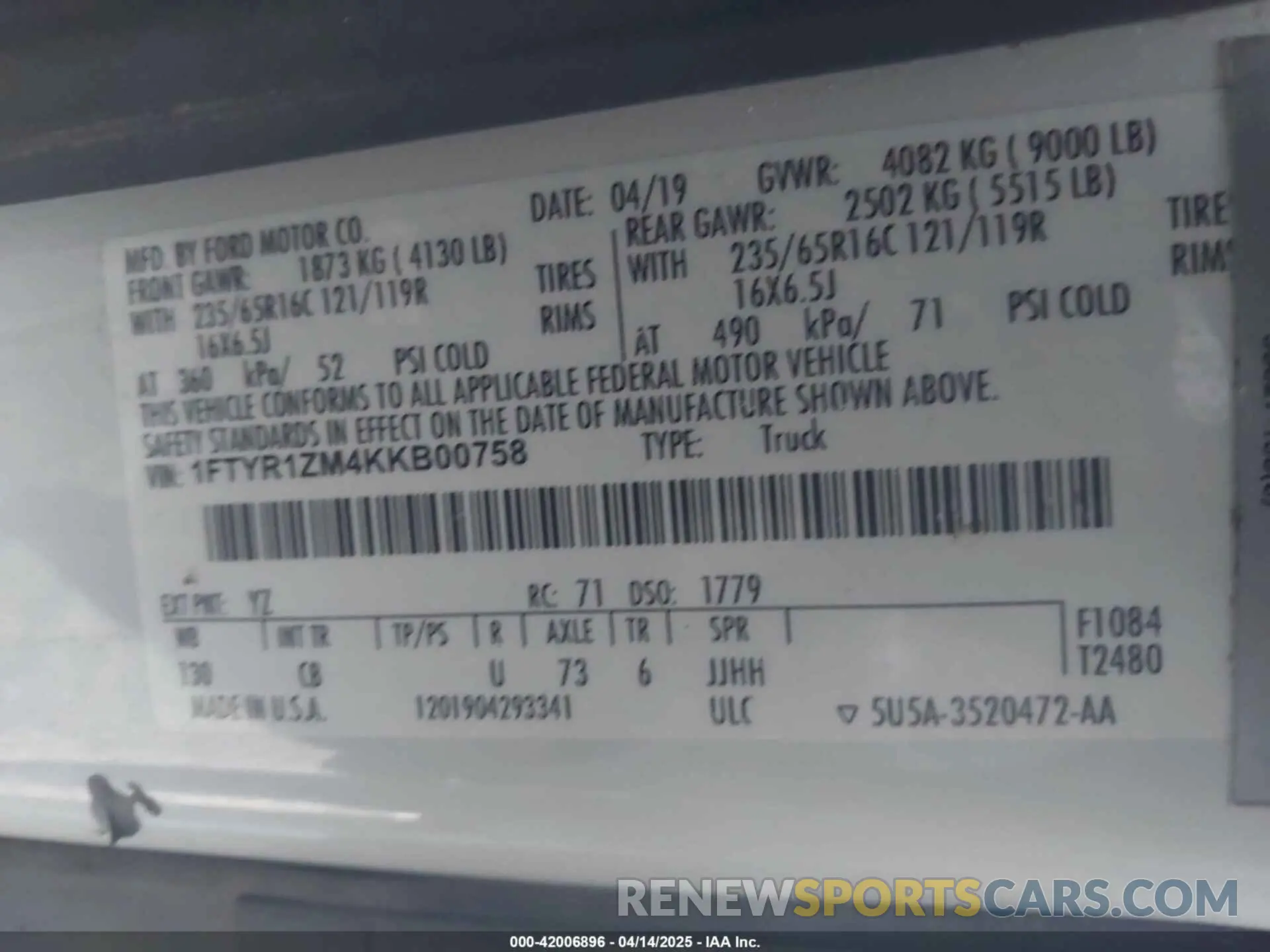 9 Photograph of a damaged car 1FTYR1ZM4KKB00758 FORD TRANSIT-250 2019