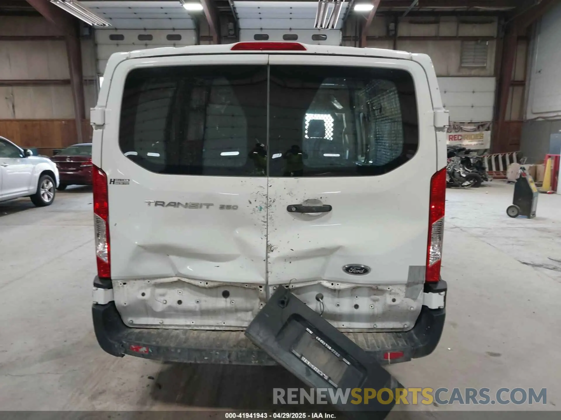 15 Фотография поврежденного автомобиля 1FTYR1ZM7KKA71062 FORD TRANSIT-250 2019