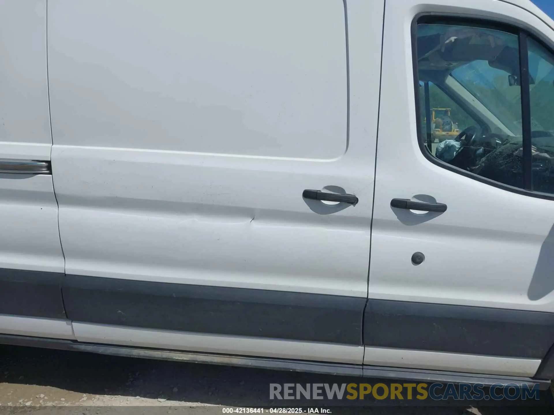14 Photograph of a damaged car 1FTYR2CM1KKB11022 FORD TRANSIT-250 2019
