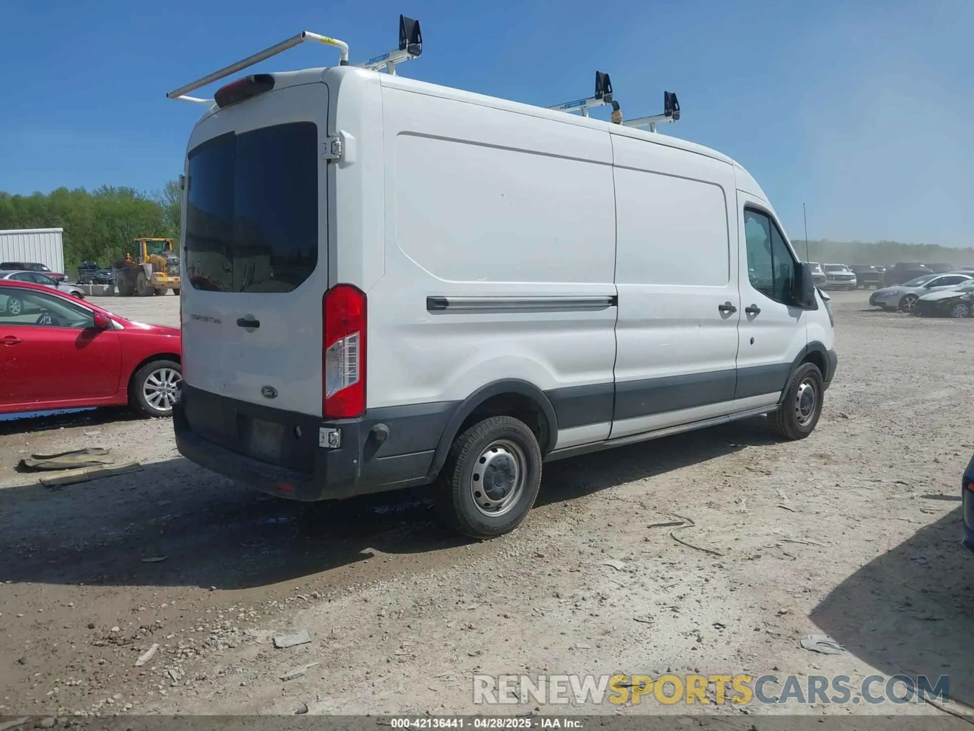 4 Photograph of a damaged car 1FTYR2CM1KKB11022 FORD TRANSIT-250 2019